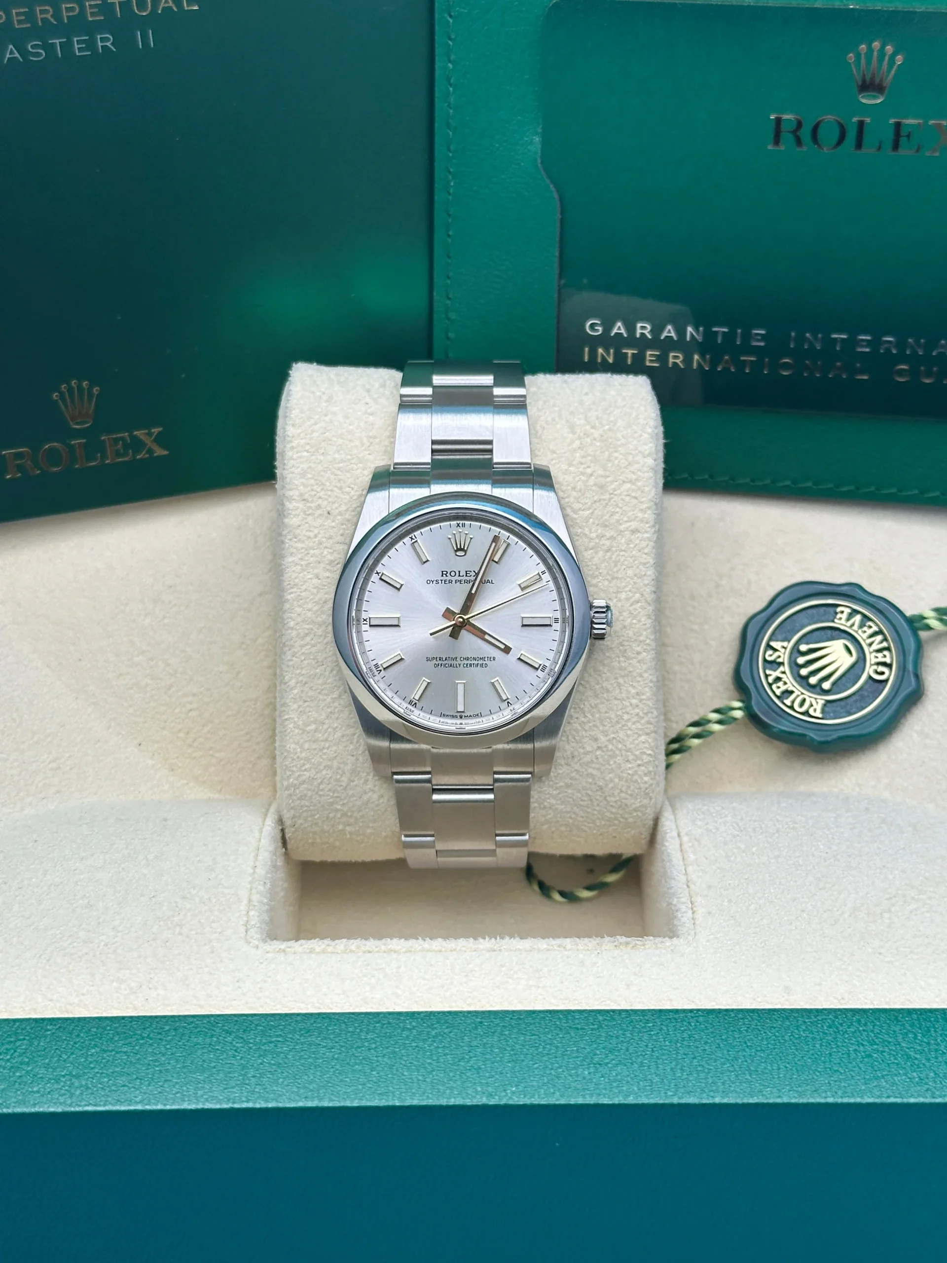 Rolex Oyster Perpetual 34mm 124200-0001 Silver Dial Oyster Stainless Steel Bracelet - Image 8