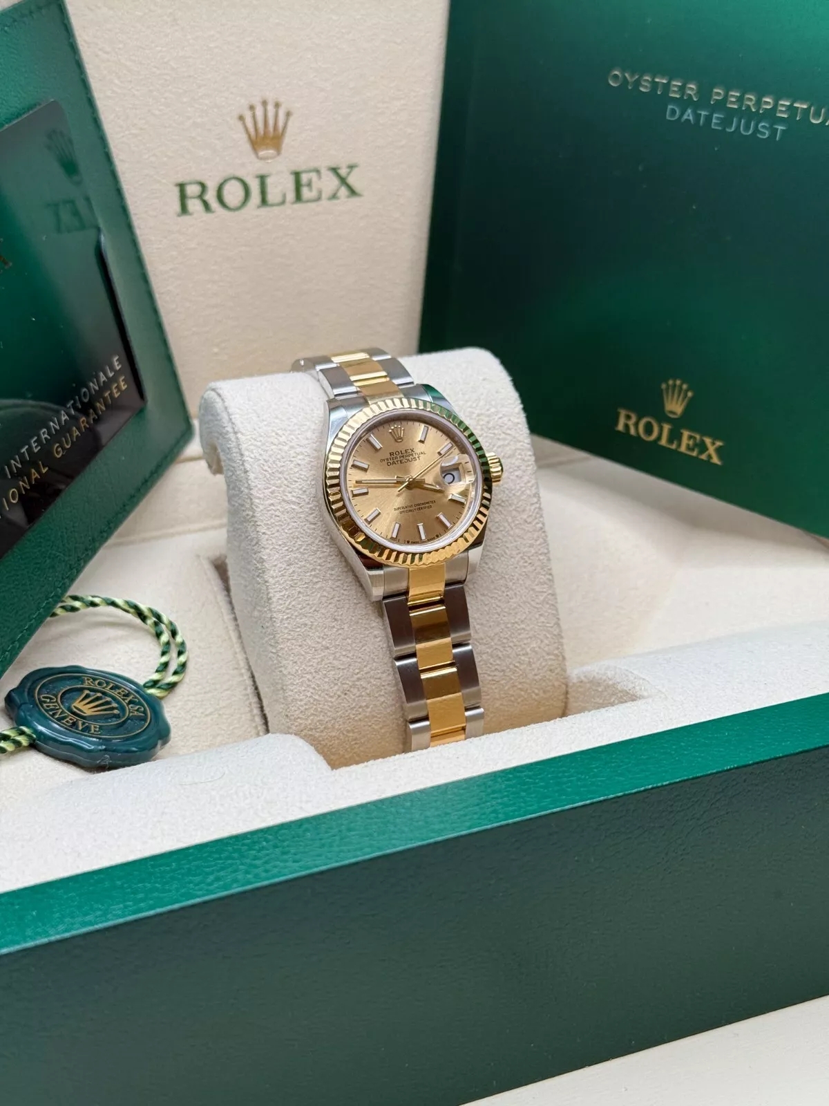 Rolex Lady-Datejust 28mm 279173 Champagne Index Dial Oyster Bracelet - Image 4