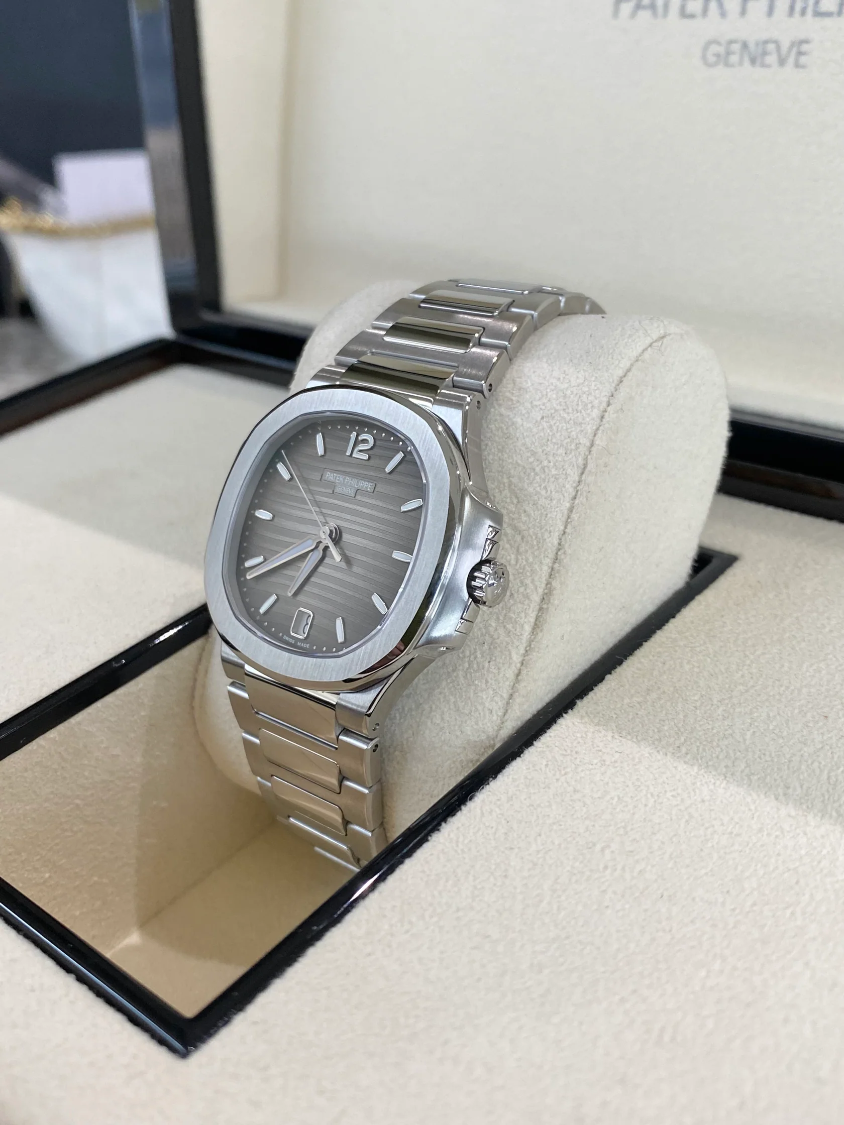 Patek Philippe Nautilus Automatic Ladies Watch 7118/1A-011 - Image 4