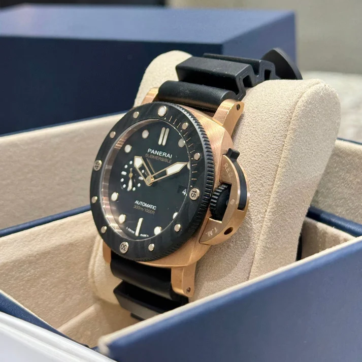 Panerai Submersible QuarantaQuattro Goldtech? OroCarbo 44mm PAM02070 - Image 3