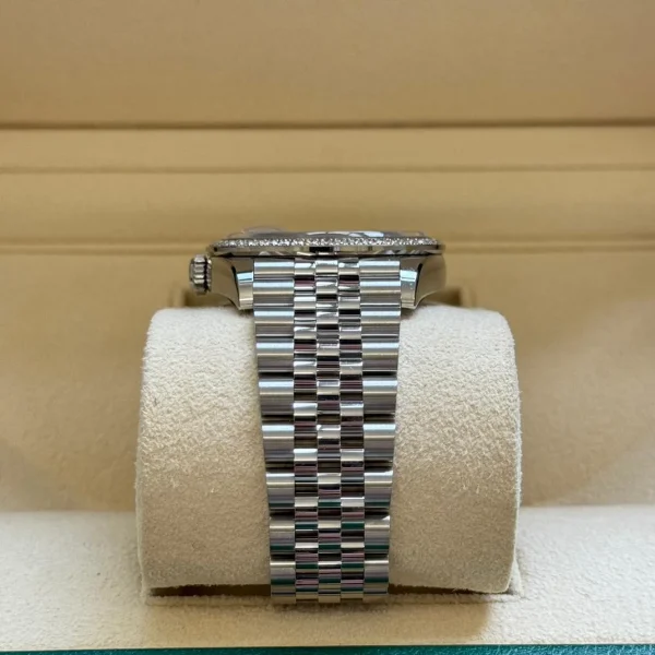 Rolex  Datejust 36mm 126284 Blue Dial Jubilee Bracelet