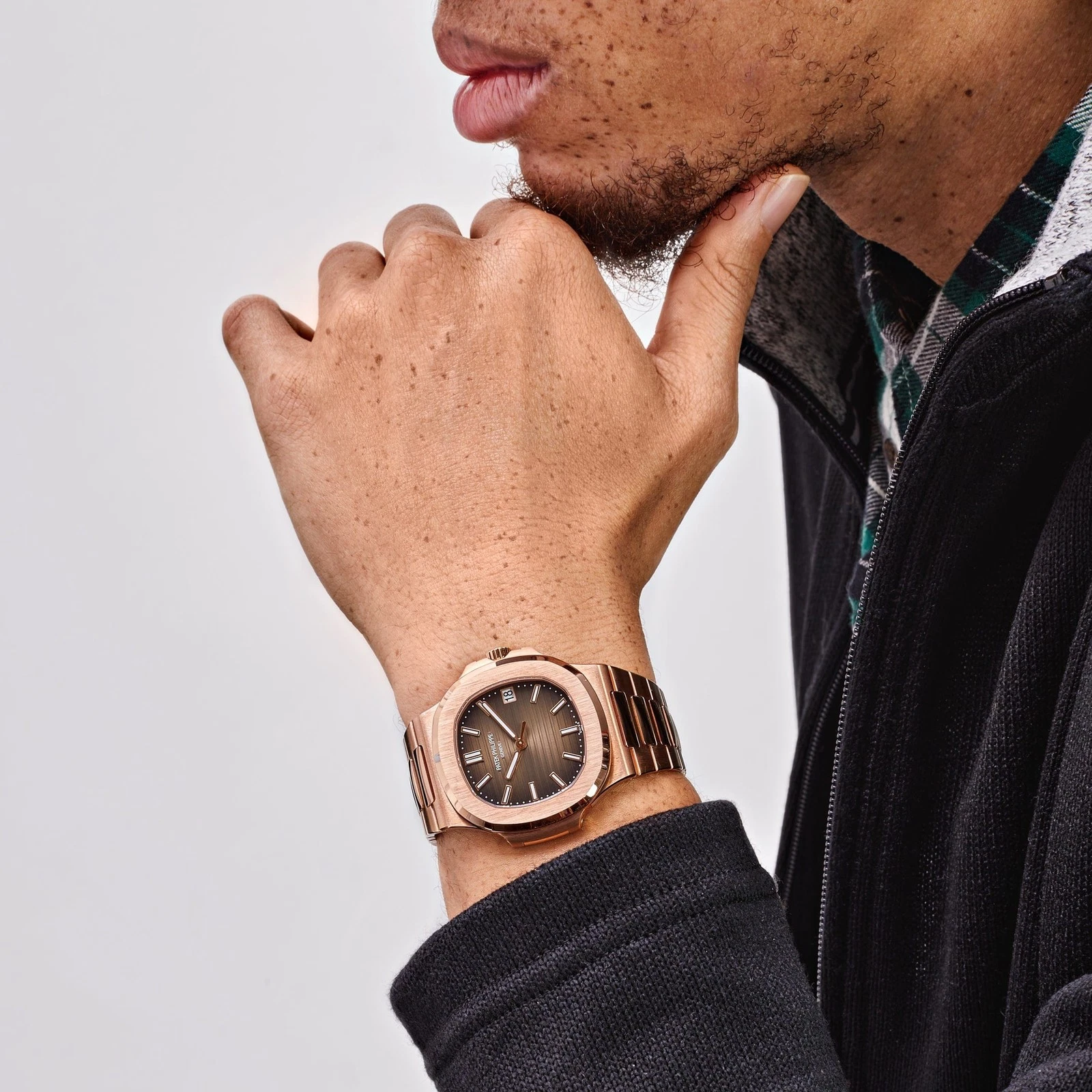 Patek Philippe Nautilus Rose Gold 5711-1R-001 with Light/Dark Brown Gradated dial - Image 5