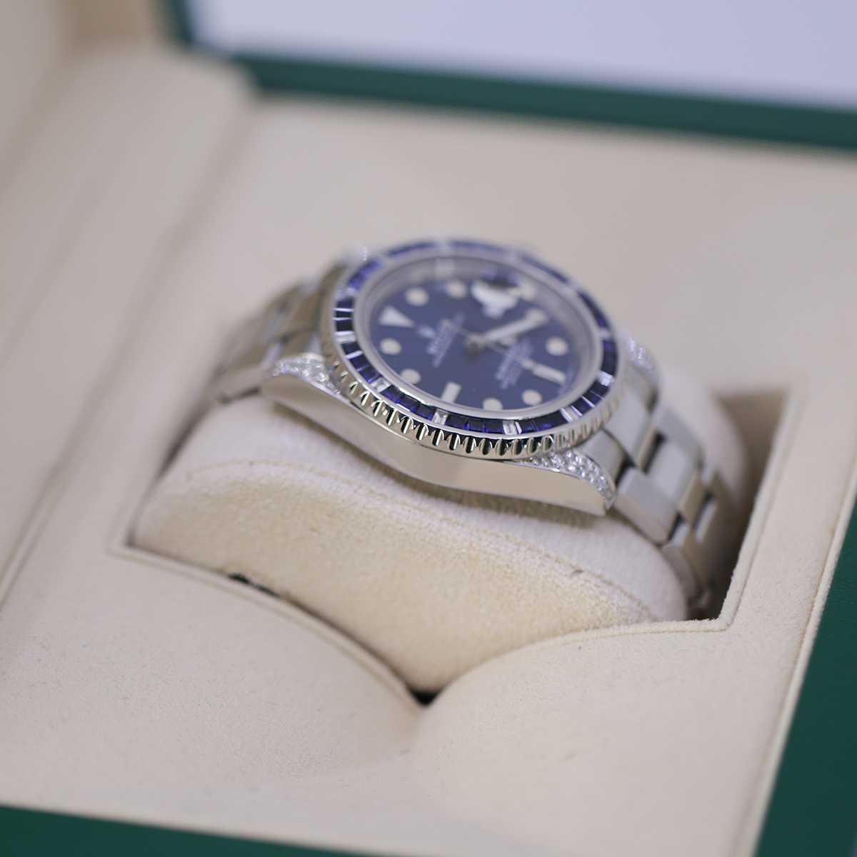 Rolex Submariner 40mm 116610LN Oyster Perpetual Date Aftermarket Dial, Diamond Bezel and Lugs Watch - Image 3
