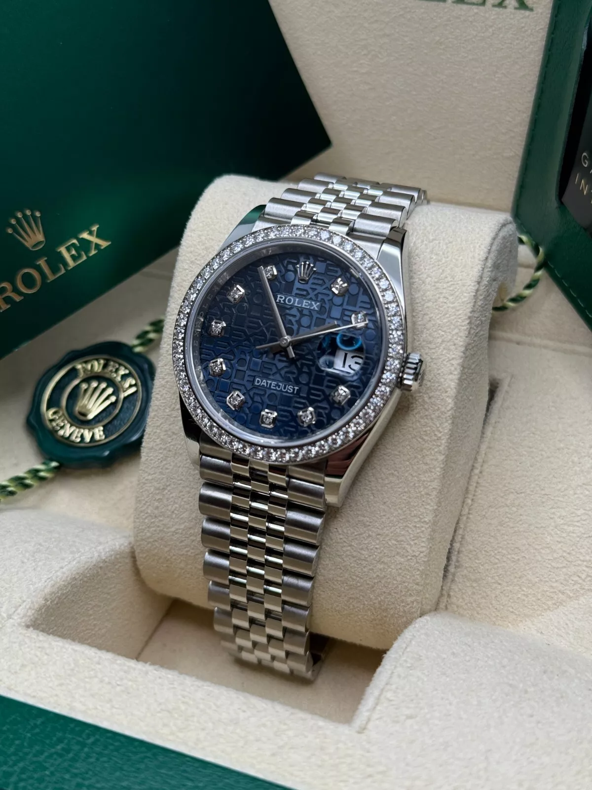 Rolex Datejust 36mm 126284 Blue Jubilee Diamond Dial & Diamond Bezel, Stainless Steel Oyster Bracelet Watch - Image 4