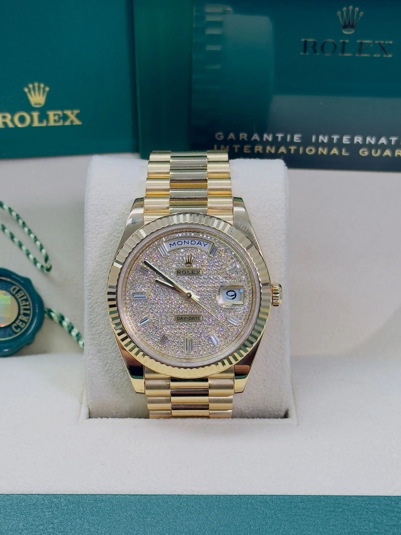Rolex Yellow Gold President Day Date 40mm Diamond Pave Dial - 228238 - Image 7