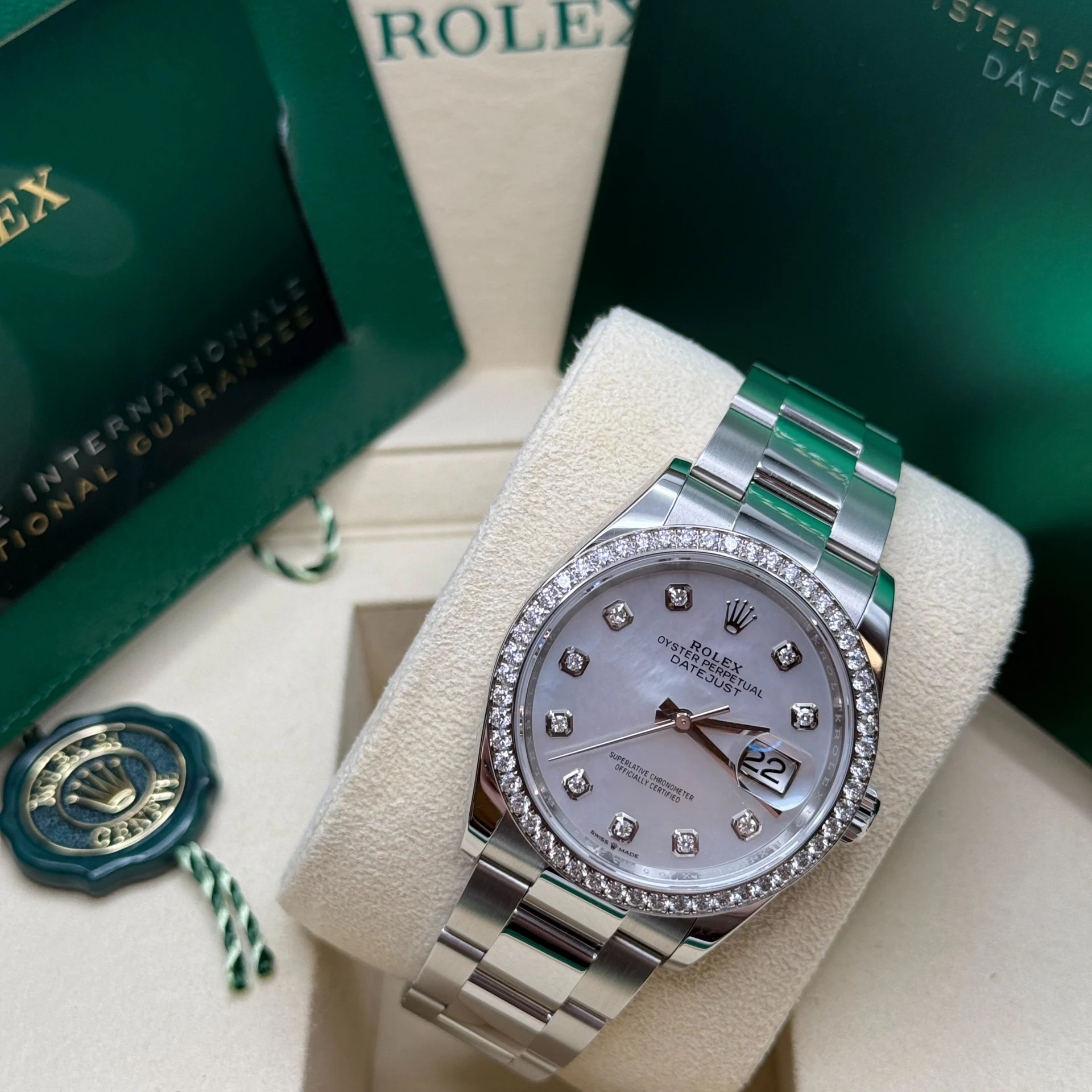 Rolex Datejust 36mm 126284 Mother-of-Pearl Dial Oyster Bracelet - Image 6