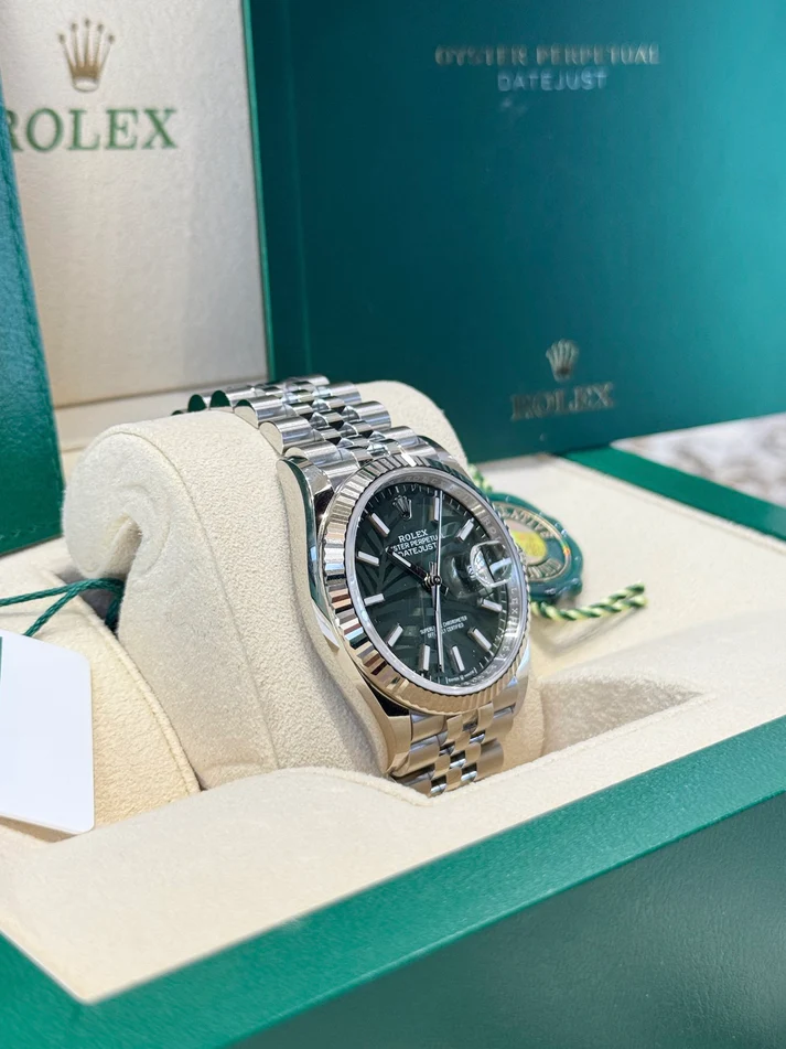 Rolex Datejust 36mm 126234 Olive Green Palm Motif Dial Jubilee Stainless Steel Watch - Image 4