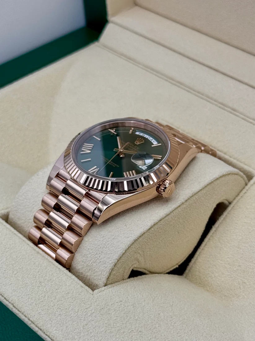 Rolex Day-Date "President" 40mm Everose Gold Olive Green Roman Dial - 228235 - Image 3