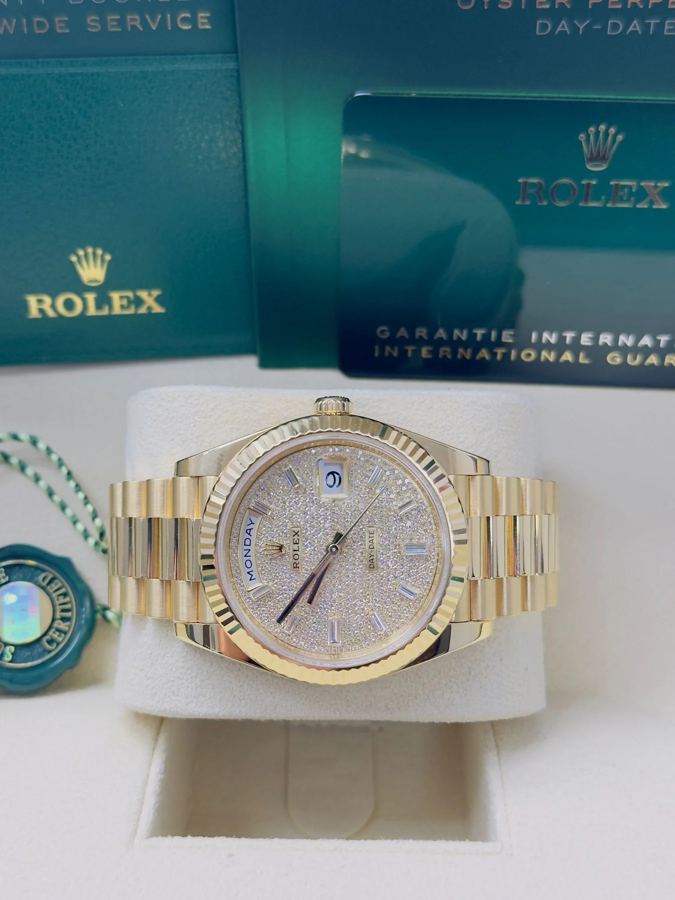 Rolex Yellow Gold President Day Date 40mm Diamond Pave Dial - 228238 - Image 5