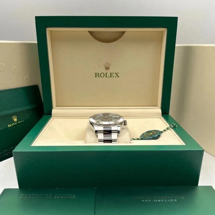 Rolex Sky-Dweller 42mm 336934-0001 Stainless Steel Green Dial Oyster - Image 8