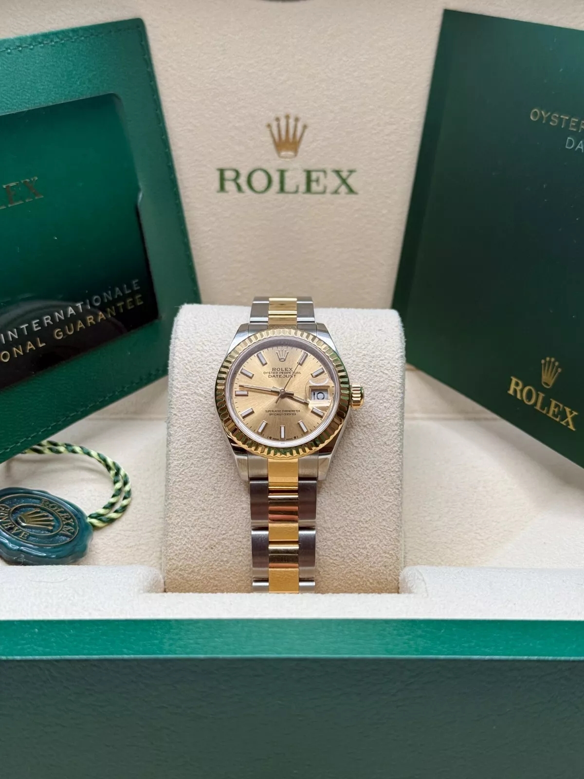 Rolex Lady-Datejust 28mm 279173 Champagne Index Dial Oyster Bracelet - Image 3