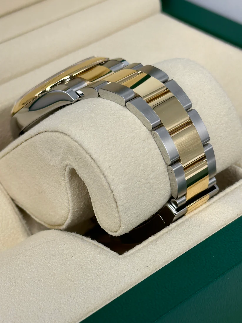 Rolex Datejust 36mm 126203 White Dial Domed Bezel Jubilee Bracelet - Image 5