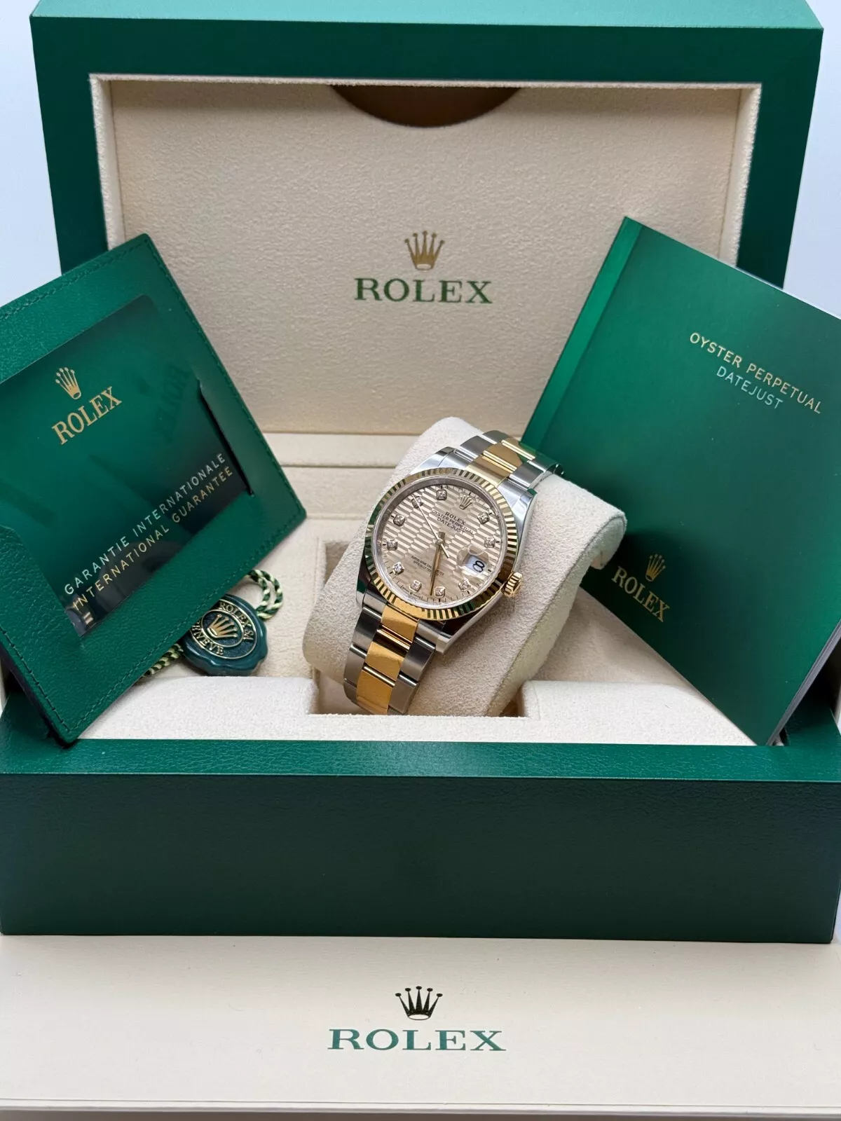 Rolex Datejust 36mm 126233 Champagne Fluted Motif Diamond Dial Jubilee Bracelet - Image 13