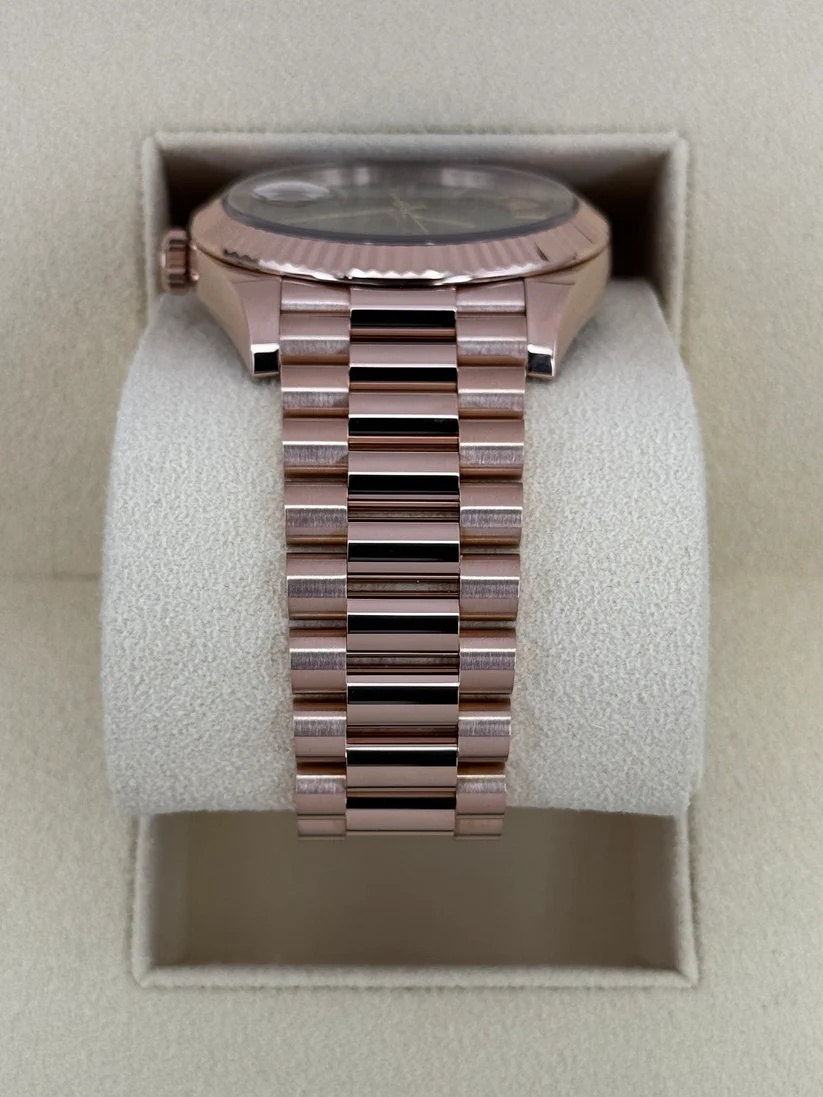 Rolex Day-Date "President" 40mm Everose Gold Olive Green Roman Dial - 228235 - Image 5