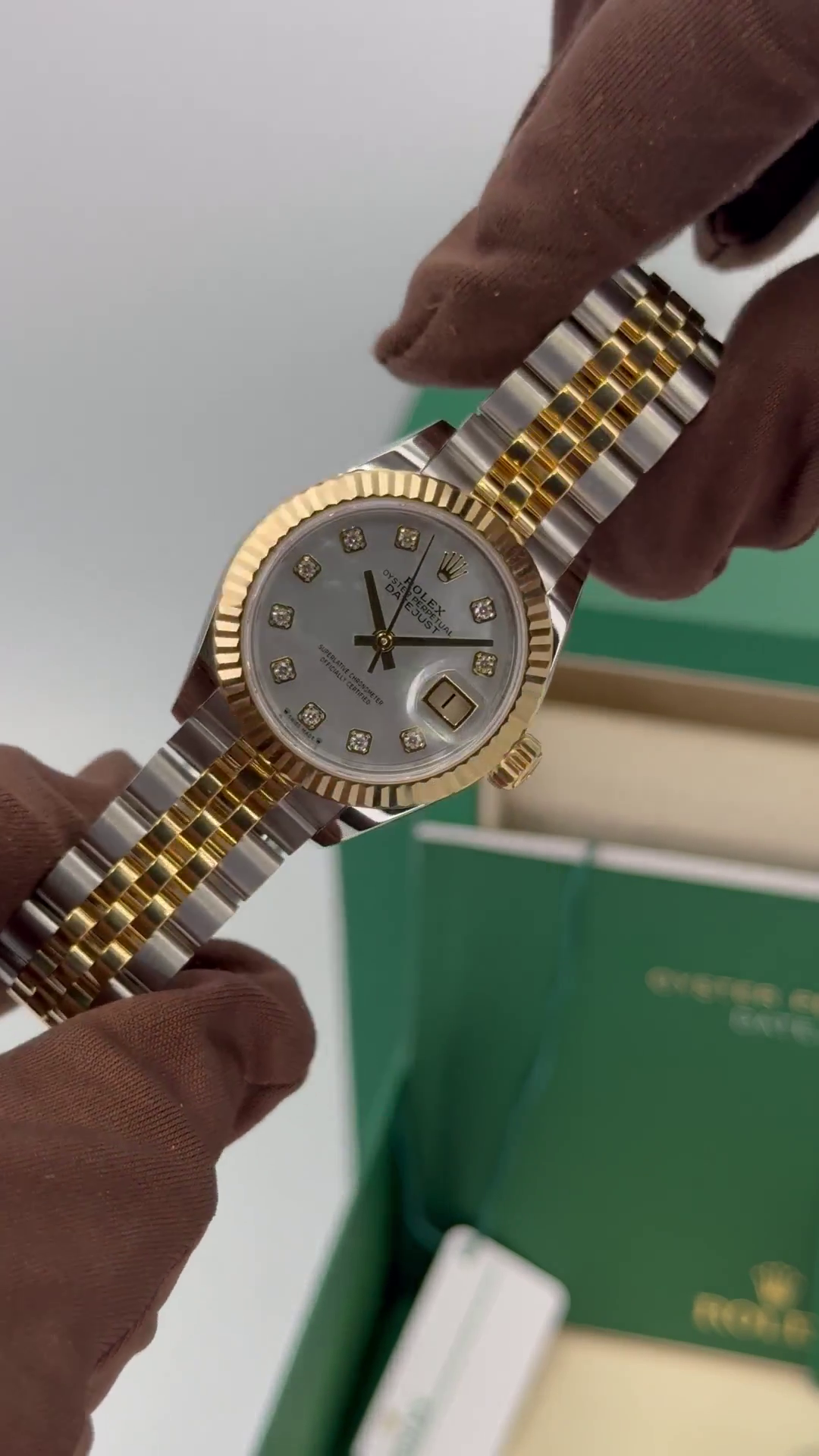 Rolex Lady-Datejust 28mm 279173 Mother of Pearl Diamond Dial Oyster Bracelet - Image 11