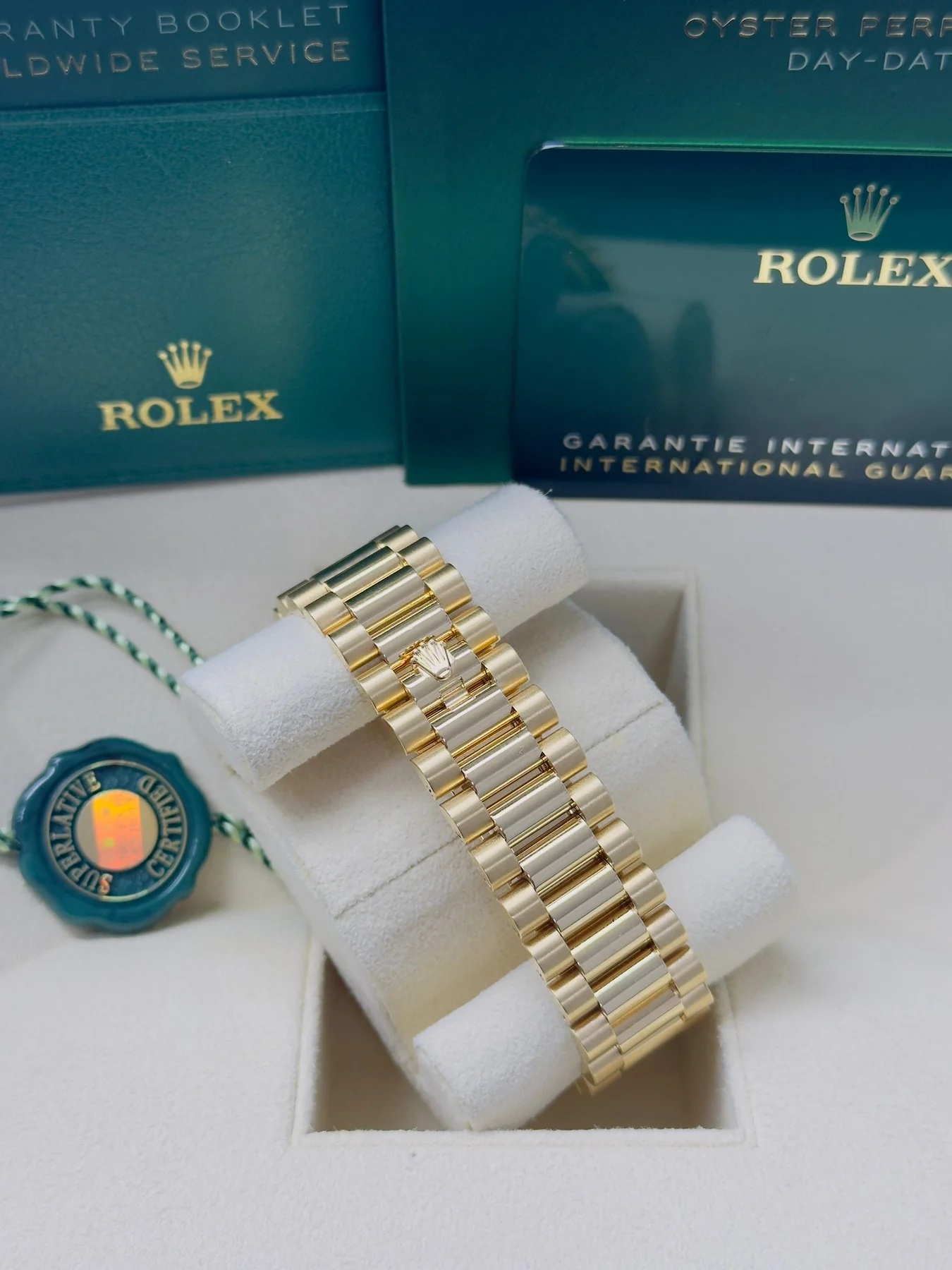 Rolex Yellow Gold President Day Date 40mm Diamond Pave Dial - 228238 - Image 6