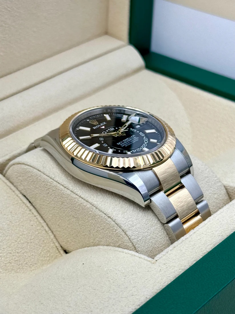 Rolex Sky-Dweller 42mm 336933-0003 Two-Tone Yellow Gold Black Dial Jubilee - Image 4