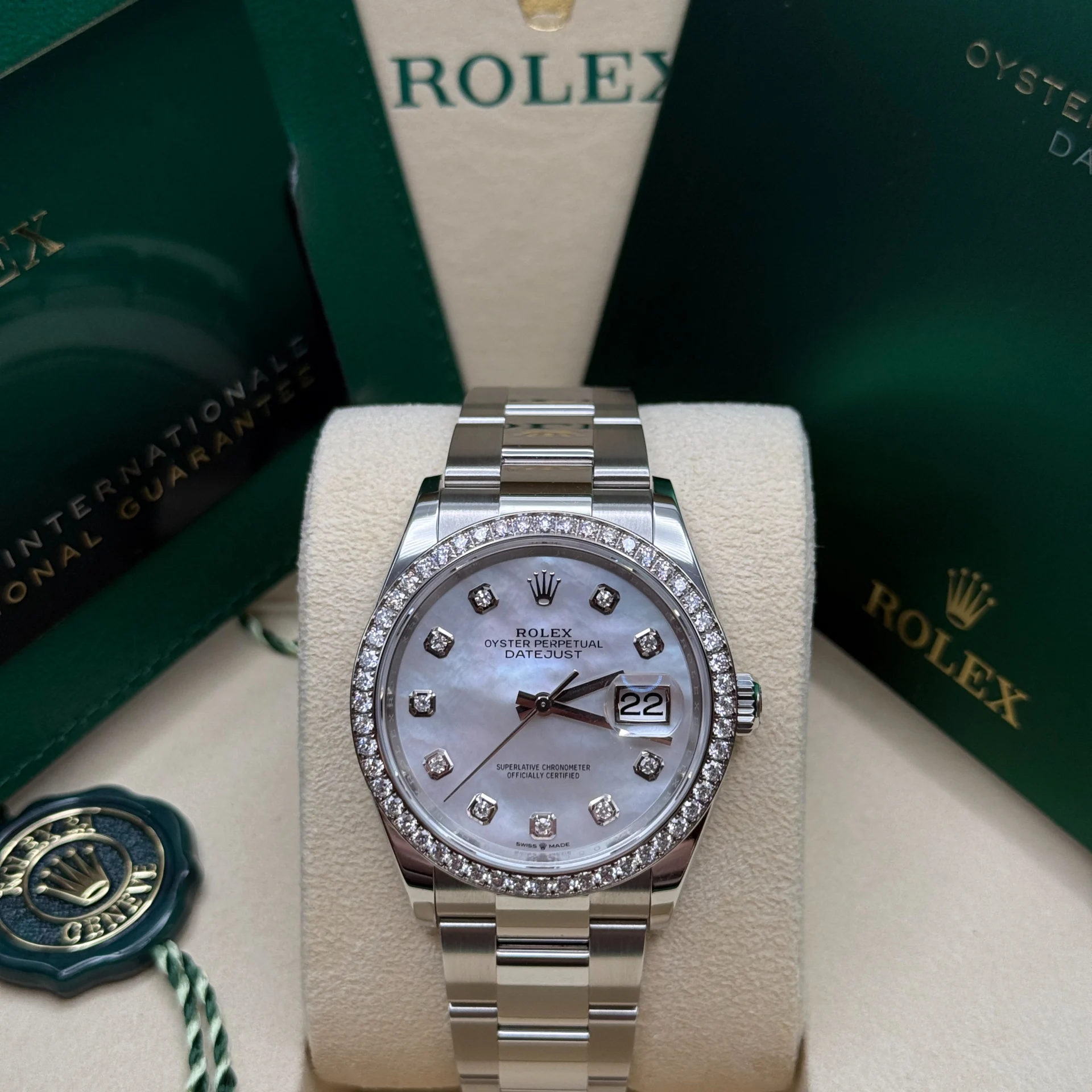 Rolex Datejust 36mm 126284 Mother-of-Pearl Dial Oyster Bracelet - Image 3