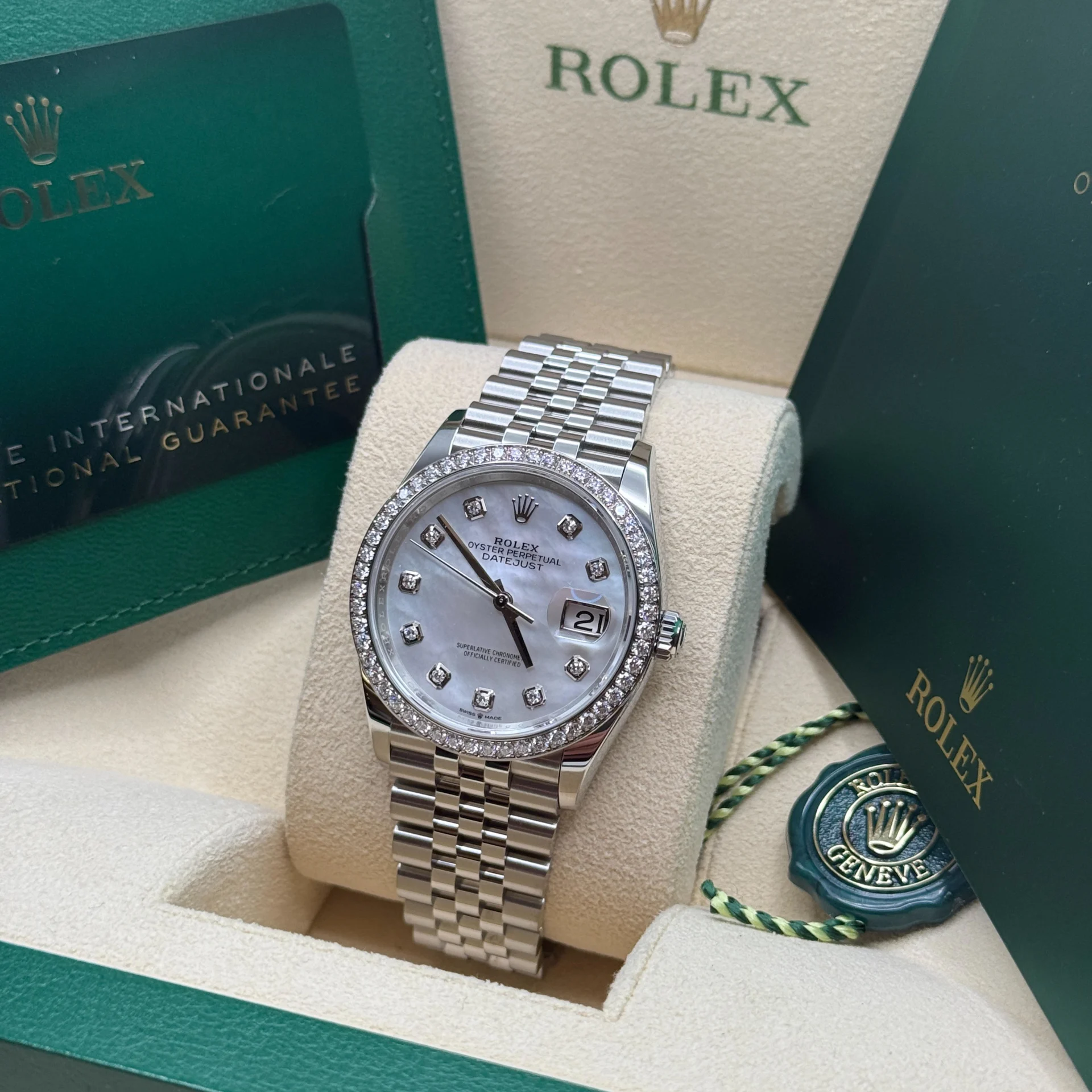 Rolex Datejust 36mm 126284 Mother-of-Pearl Dial Oyster Bracelet - Image 11