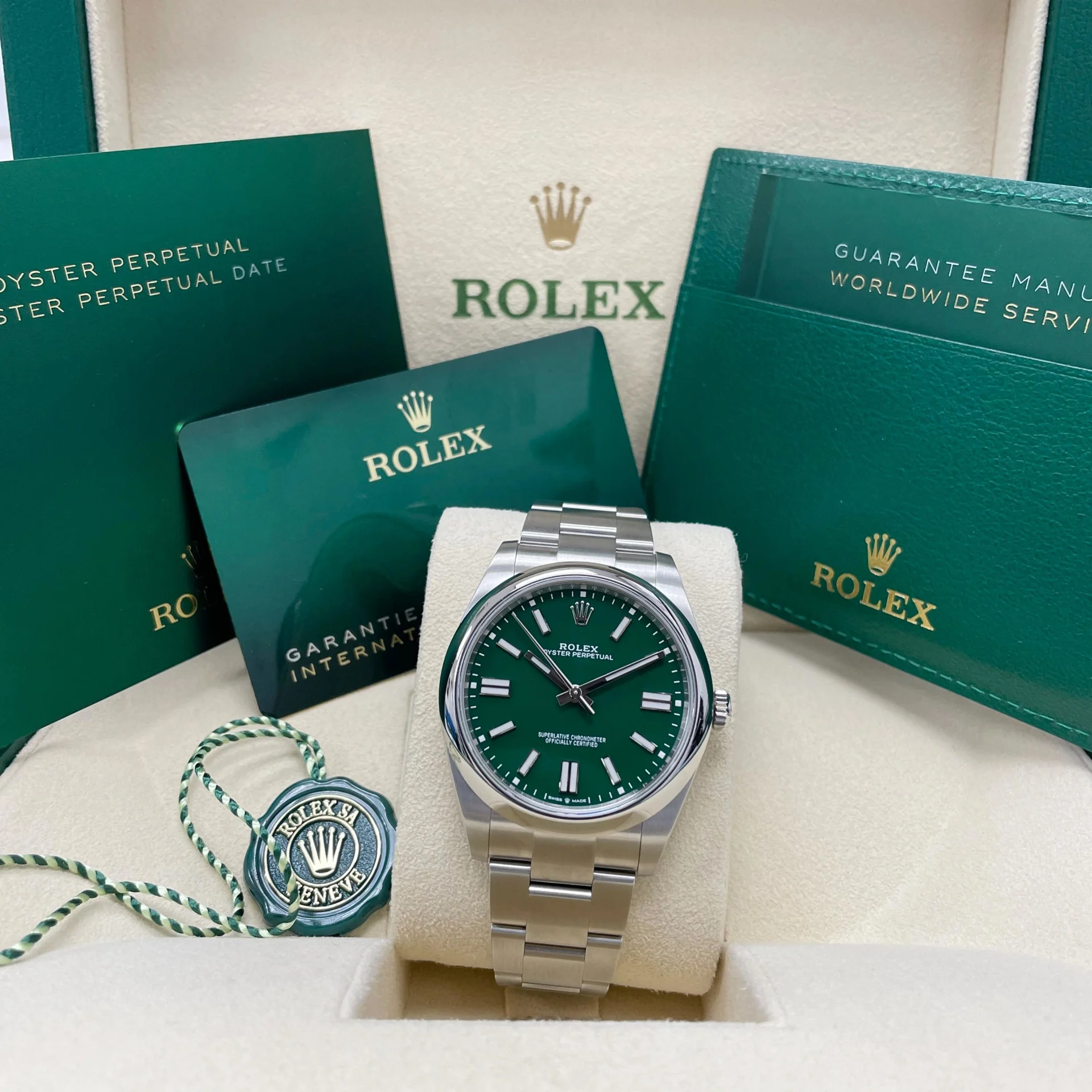 Rolex Oyster Perpetual 36mm 126000-0005 Green Dial Oyster Stainless Steel Bracelet - Image 8