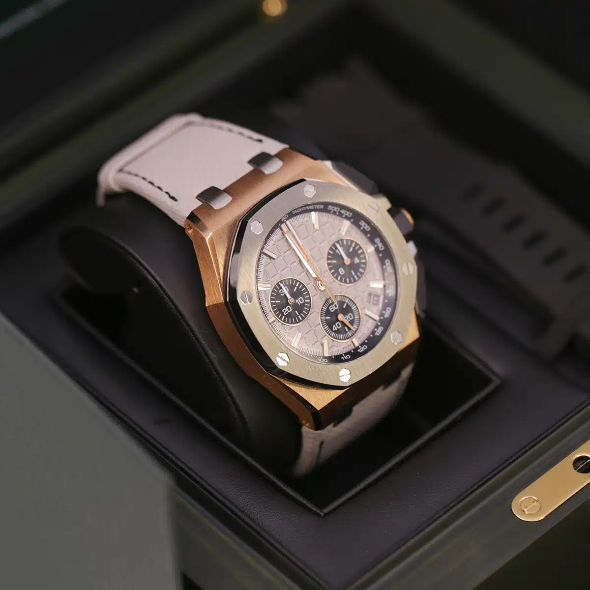 Audemars Piguet Royal Oak Offshore Chronograph 43mm 26420OI.OO.A015VE.01 - Image 3