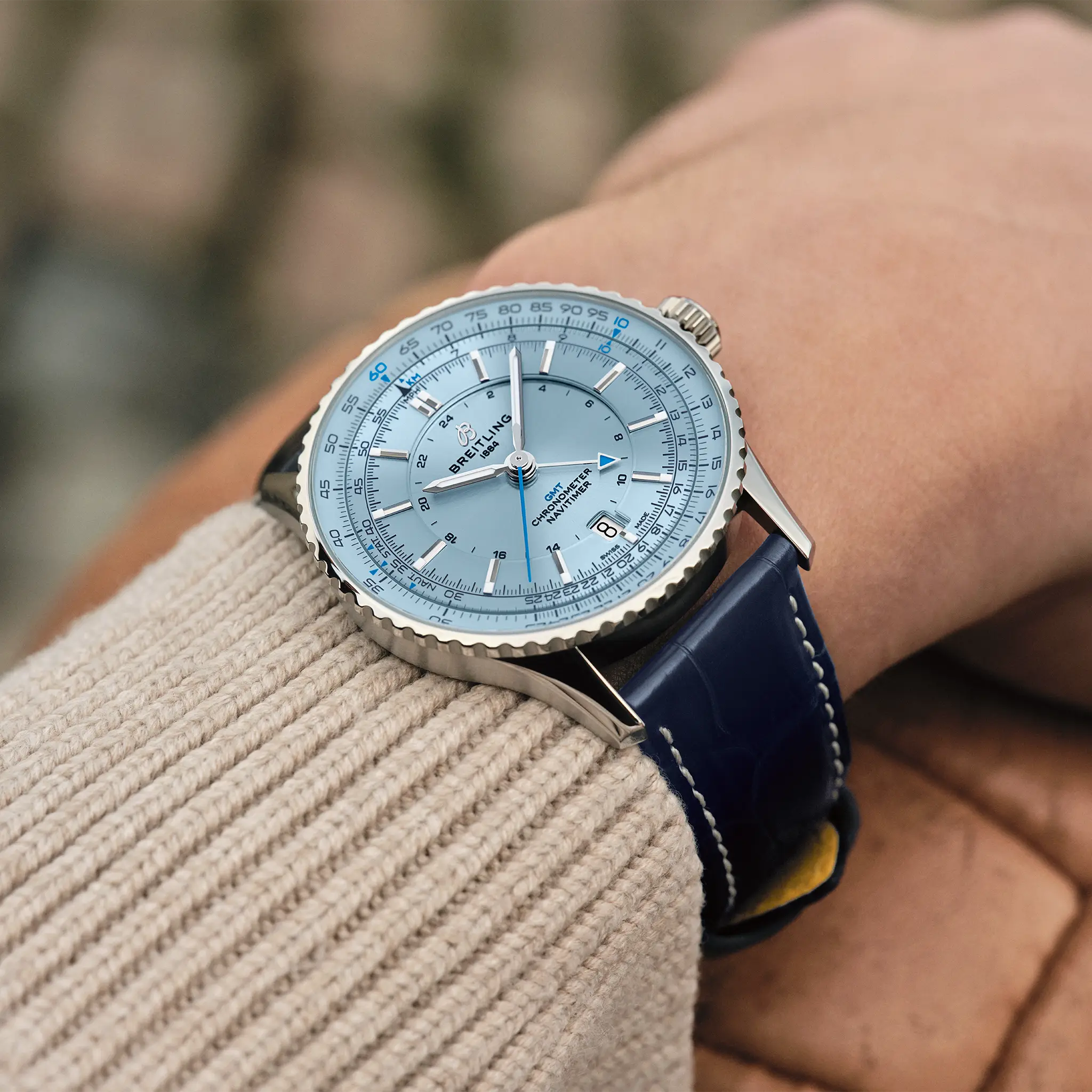 Breitling Navitimer Automatic GMT 41mm A32310171C1P1 - Image 5