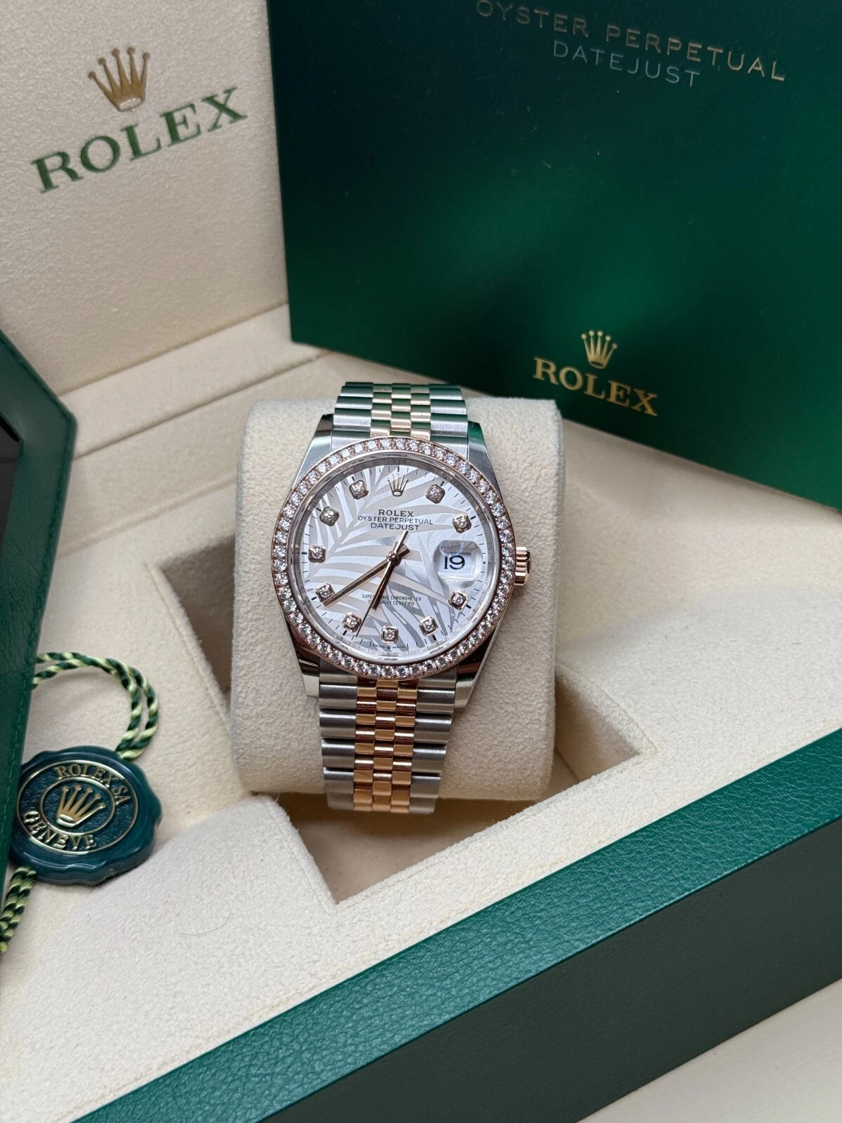 Rolex Datejust 36mm 126281 Silver Palm Motif Diamond Dial Oyster Bracelet - Image 11