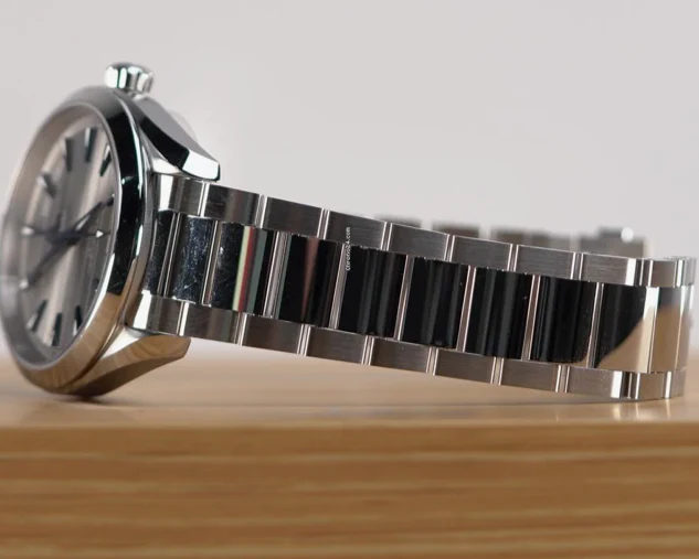 OMEGA Seamaster Aqua Terra 41mm Grey Dial Stainless Steel Bracelet 220.10.41.21.06.001 - Image 6