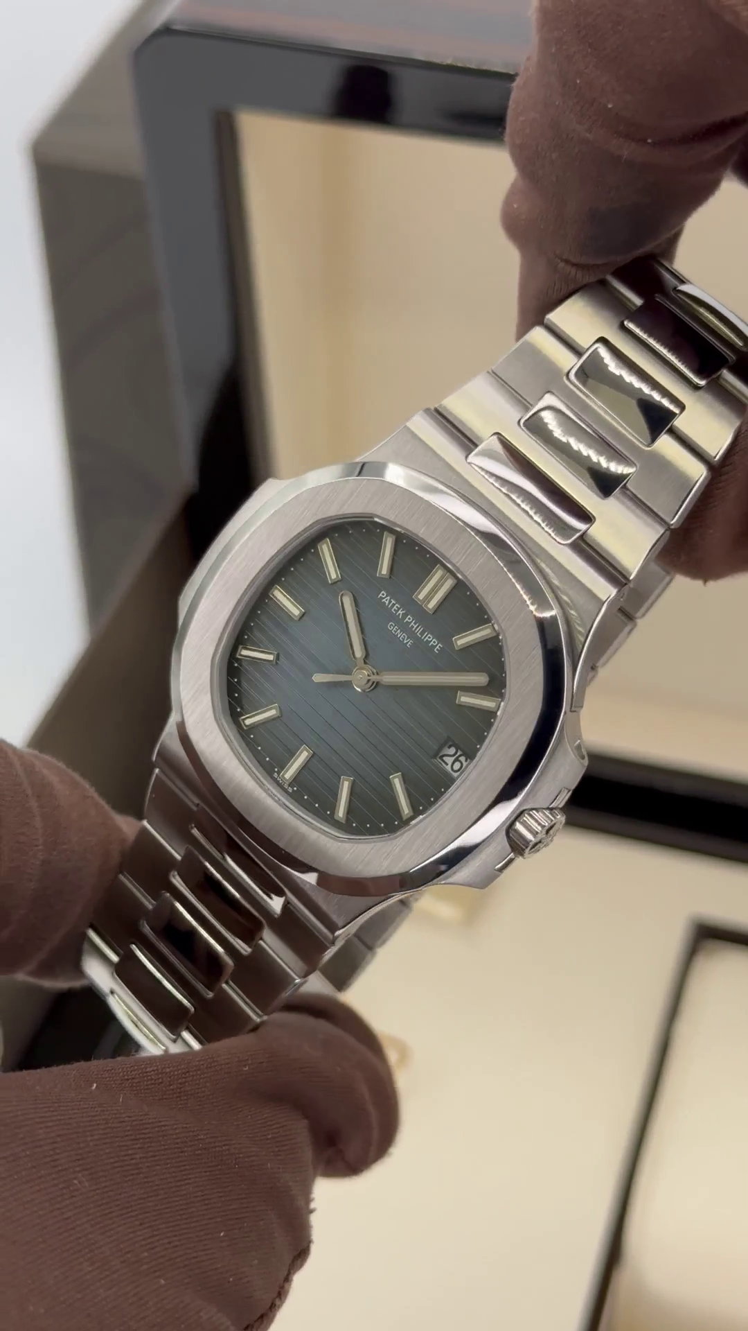 Patek Philippe Watches Nautilus Mens 5711/1A-010 - Image 10