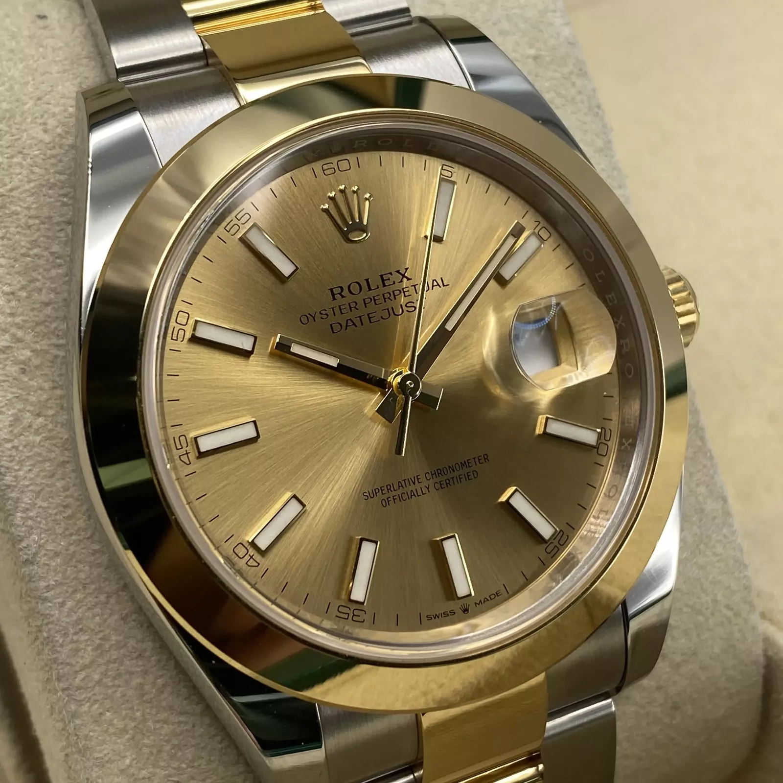 Rolex Datejust 41mm 126303 Champagne Index Oyster Steel and Yellow Gold Mens Watch - Image 7