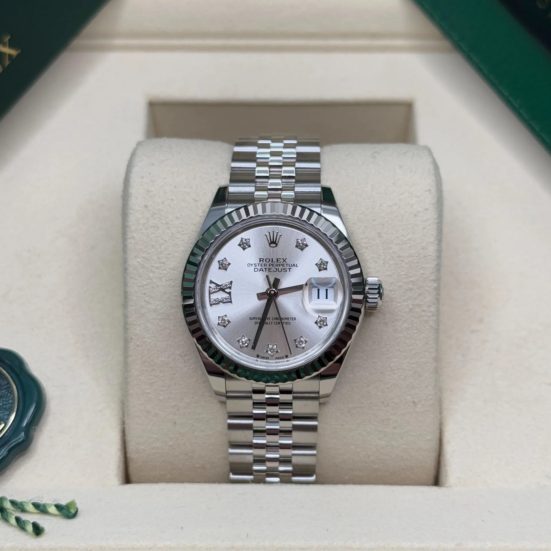 Rolex Lady-Datejust 28mm 279174 Silver Diamond Dial Oyster Bracelet - Image 3