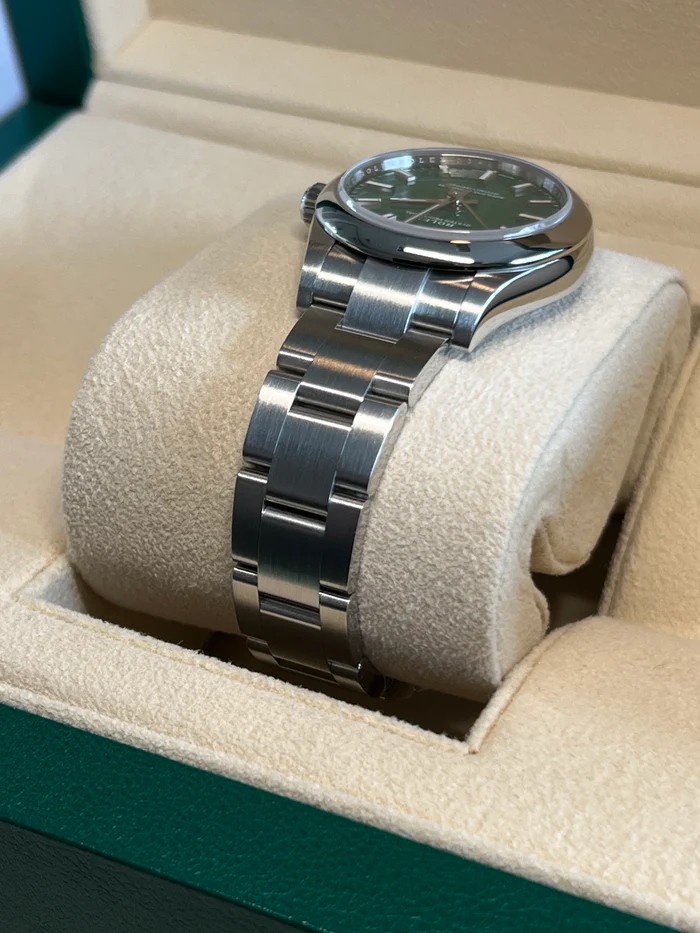 Rolex Oyster Perpetual 31mm 277200-0006 Green Dial Oyster Bracelet Watch - Image 4