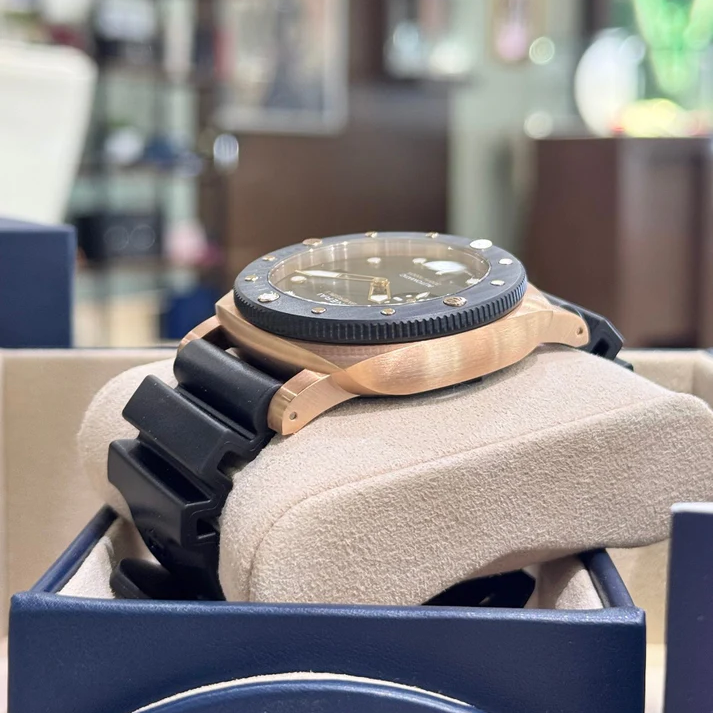Panerai Submersible QuarantaQuattro Goldtech? OroCarbo 44mm PAM02070 - Image 6