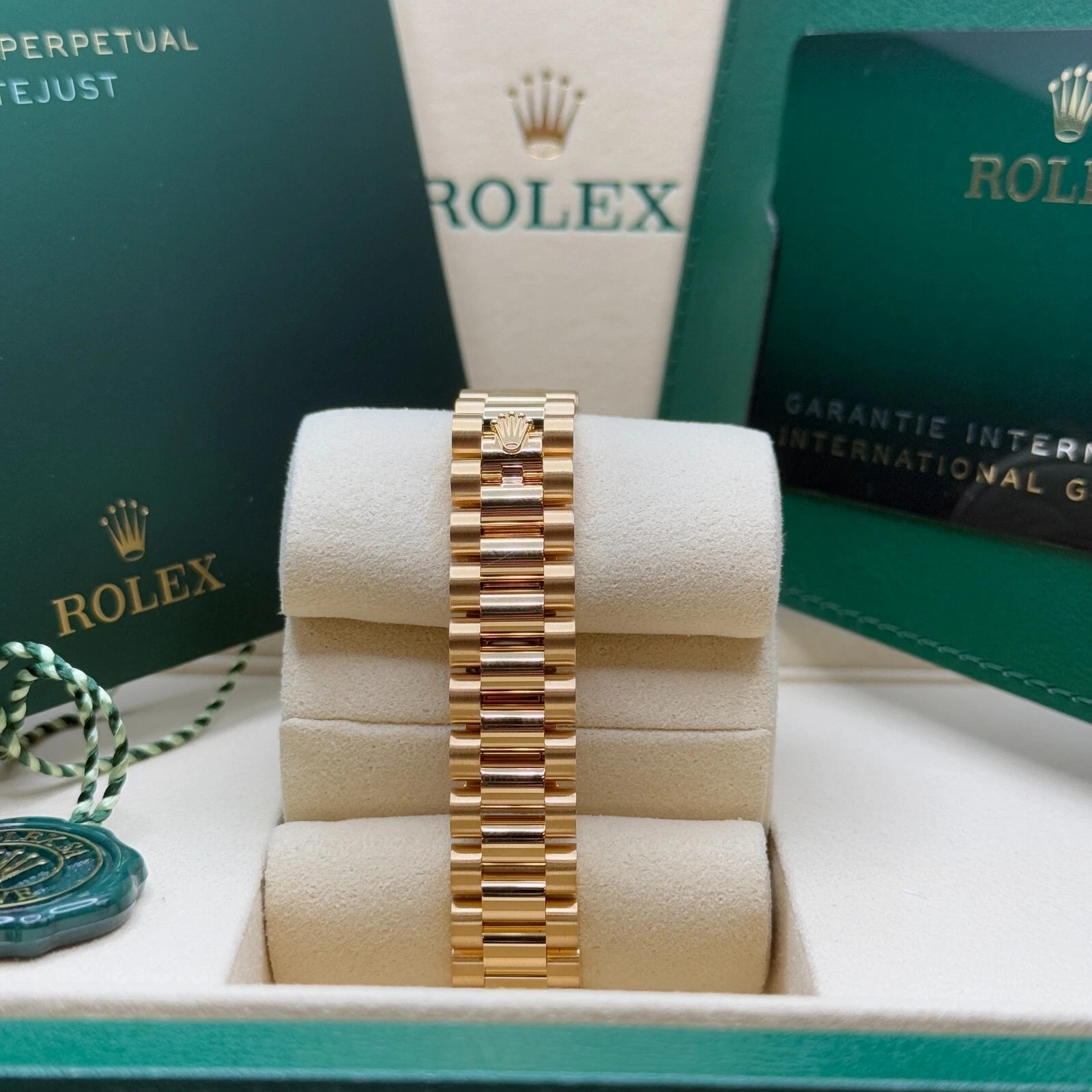 Rolex Lady-Datejust 28mm 279178 Mother-of-Pearl Diamonds Dial - Image 7