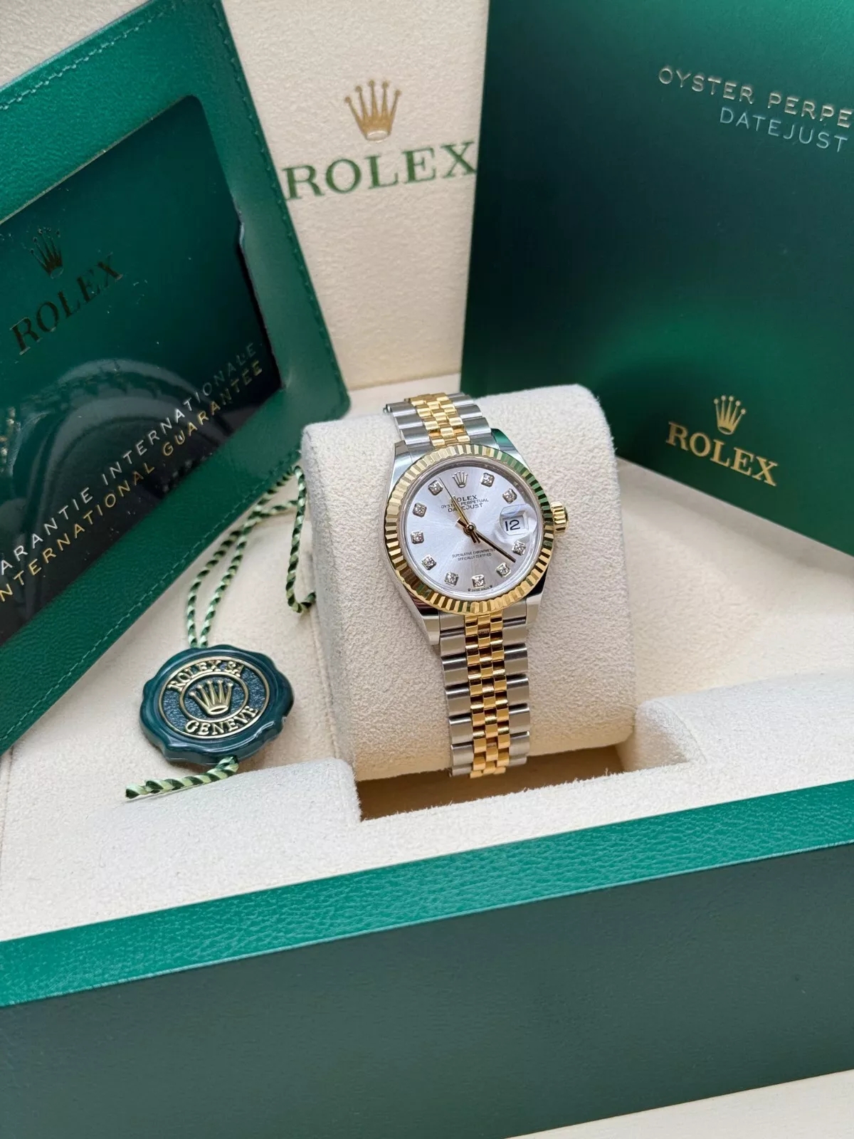 Rolex Lady-Datejust 28mm 279173 Silver Diamond Dial Oyster Bracelet - Image 4