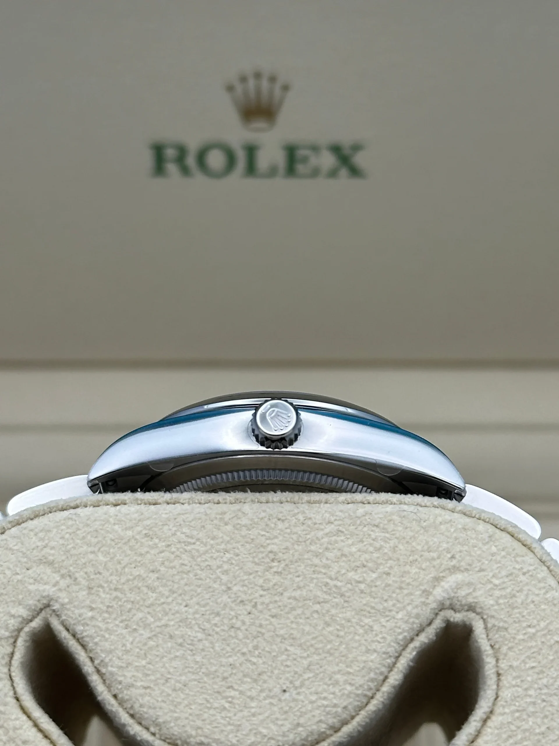 Rolex Oyster Perpetual 34mm 124200 Blue Dial Oyster Stainless Steel Bracelet - Image 7