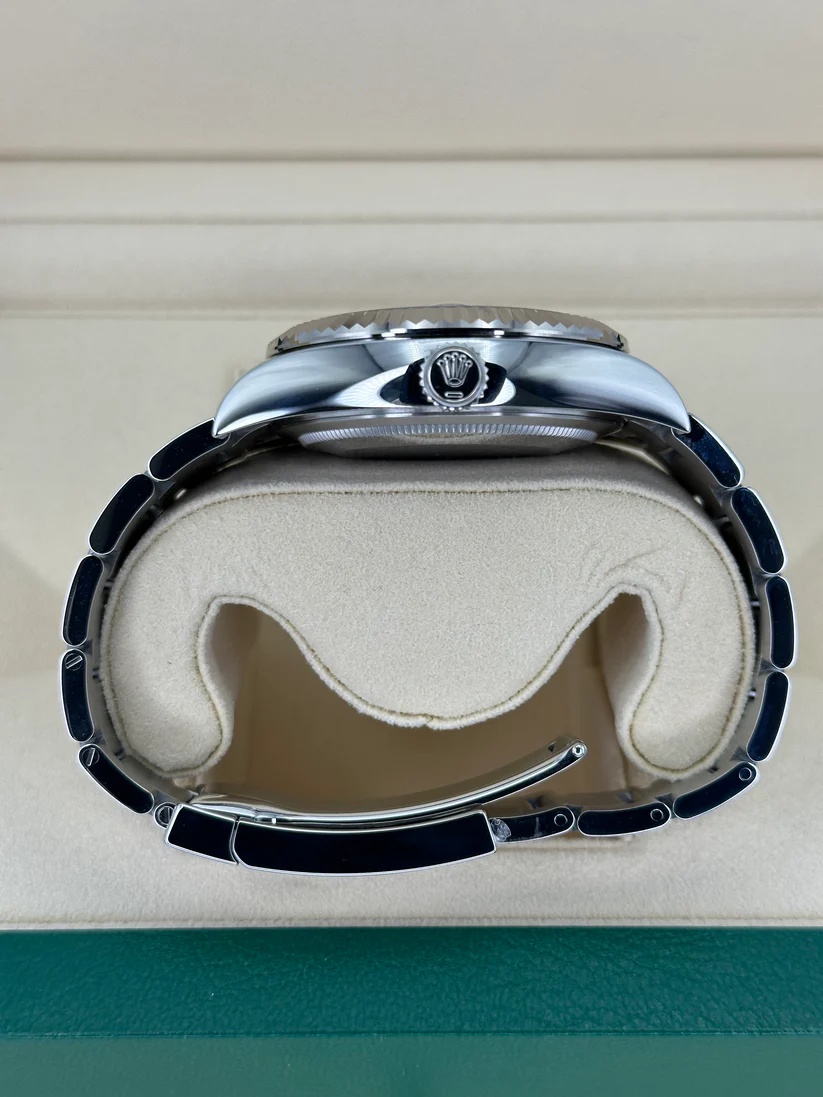 Rolex Sky-Dweller 42mm 336934-0001 Stainless Steel Green Dial Oyster - Image 7