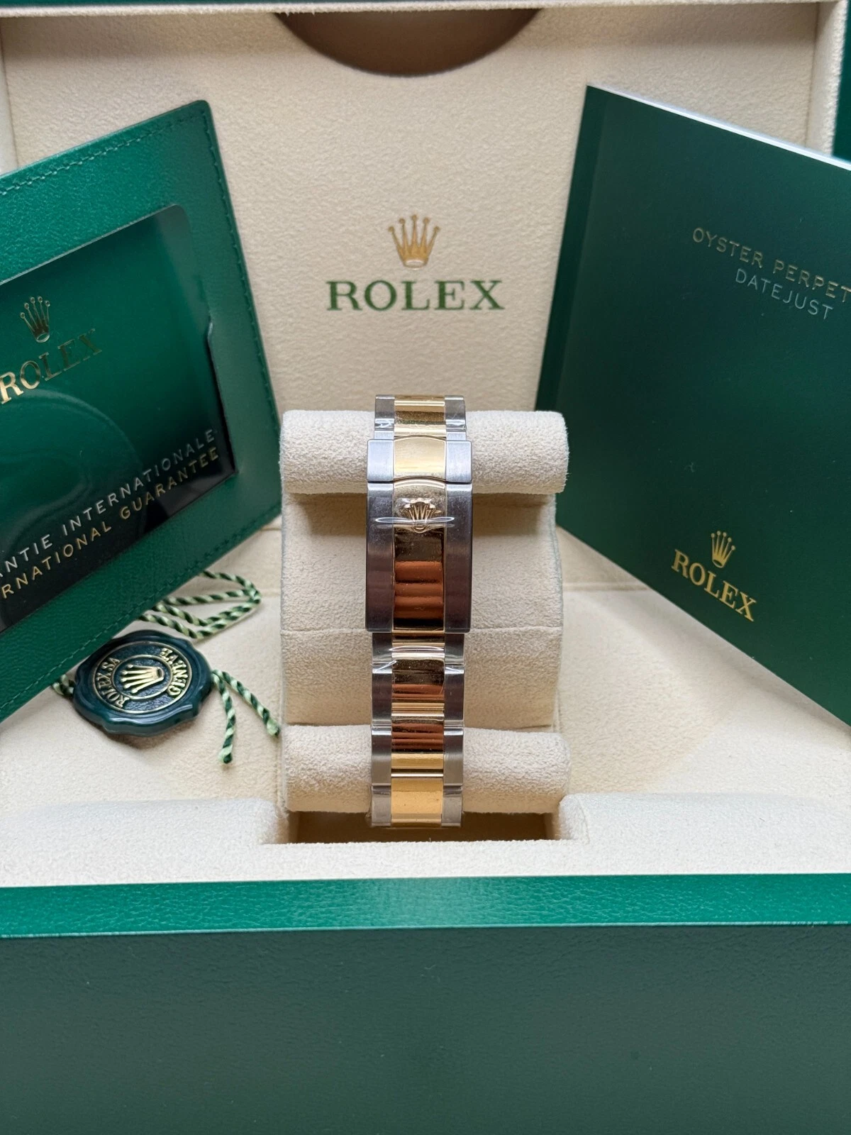 Rolex Datejust 41mm 126333 Black Diamond Jubilee Steel and Yellow Gold Men's Watch - Image 10