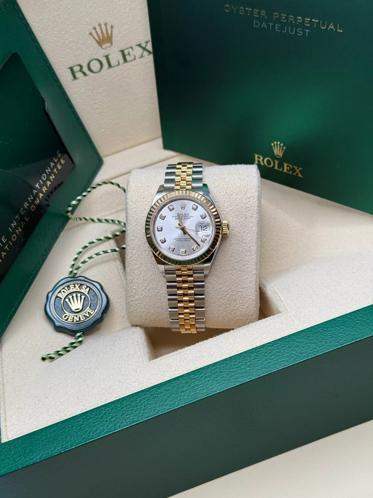 Rolex Lady-Datejust 28mm 279173 Silver Diamond Dial Oyster Bracelet - Image 10