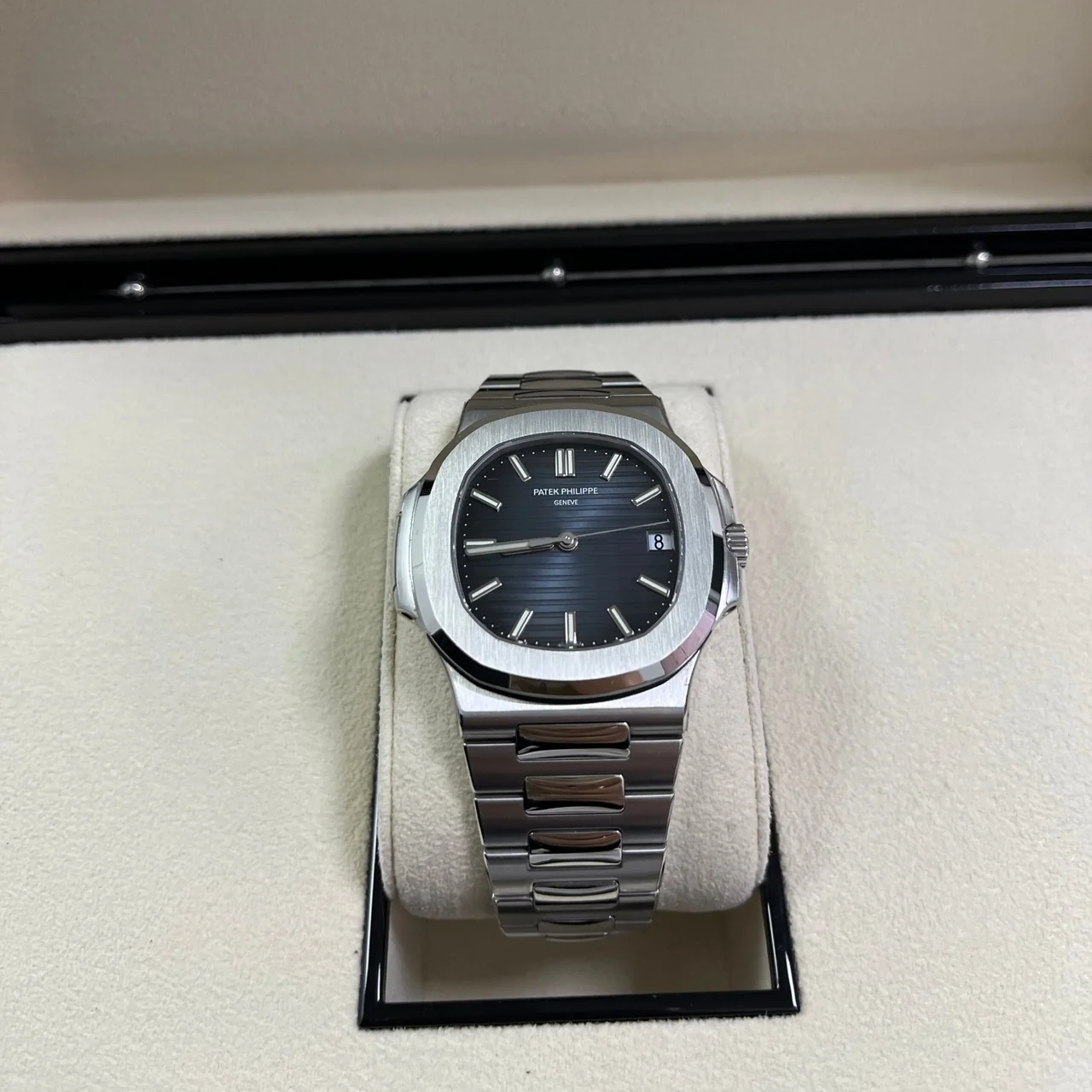 Patek Philippe Watches Nautilus Mens 5711/1A-010 - Image 7