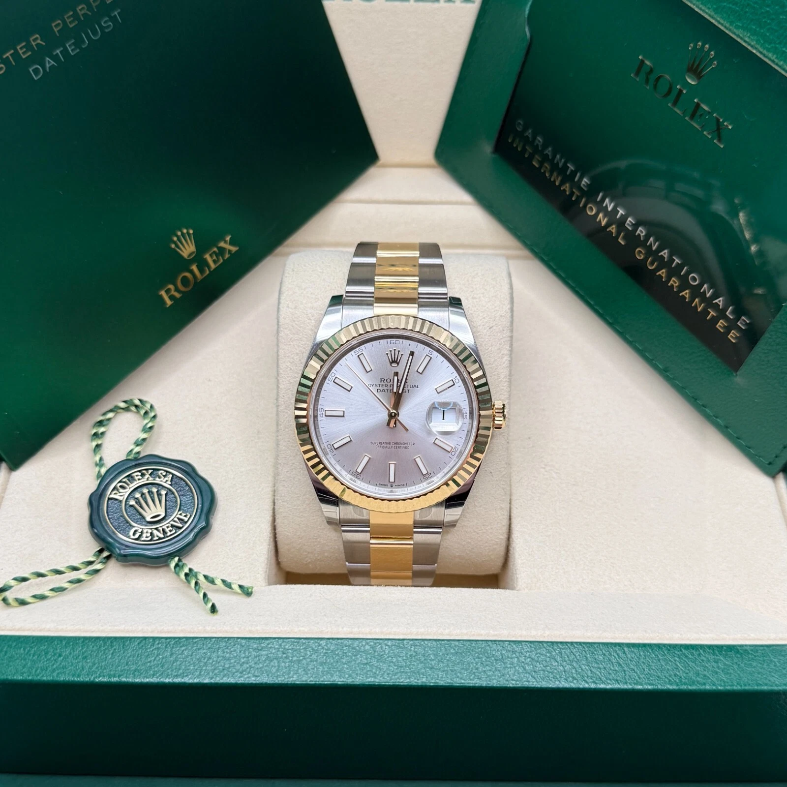 Rolex Datejust 41mm 126333 Silver Index Oyster Steel and Yellow Gold Mens Watch - Image 3