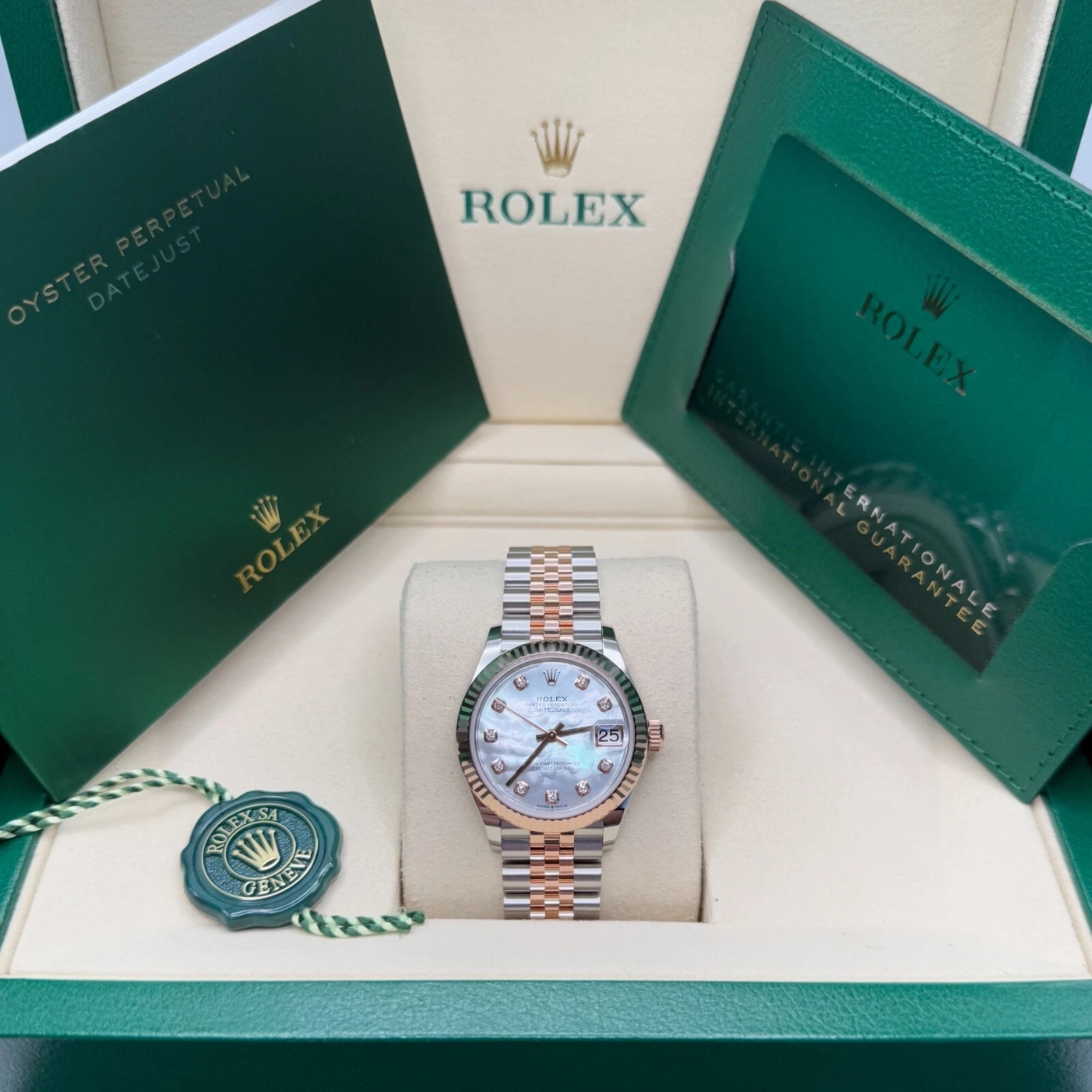 Rolex Lady-Datejust 28mm 279171 White Mother Of Pearl Diamond Oyster Stainless Steel and Rose Gold - Image 10