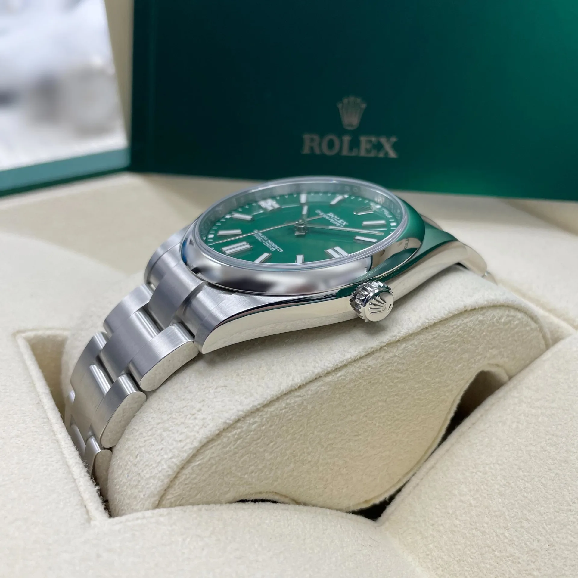 Rolex Oyster Perpetual 36mm 126000-0005 Green Dial Oyster Stainless Steel Bracelet - Image 4
