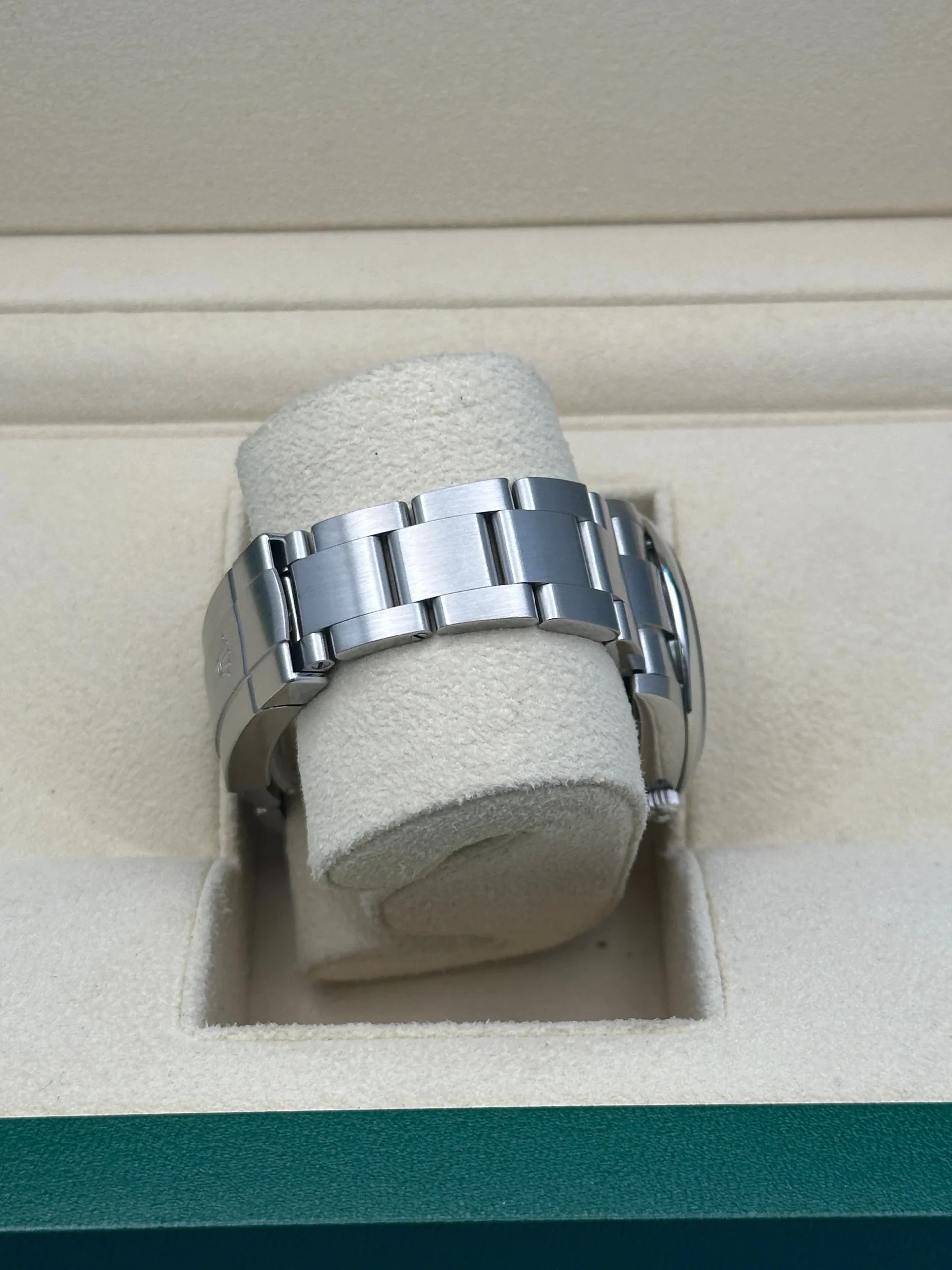 Rolex Oyster Perpetual 34mm 124200-0001 Silver Dial Oyster Stainless Steel Bracelet - Image 4