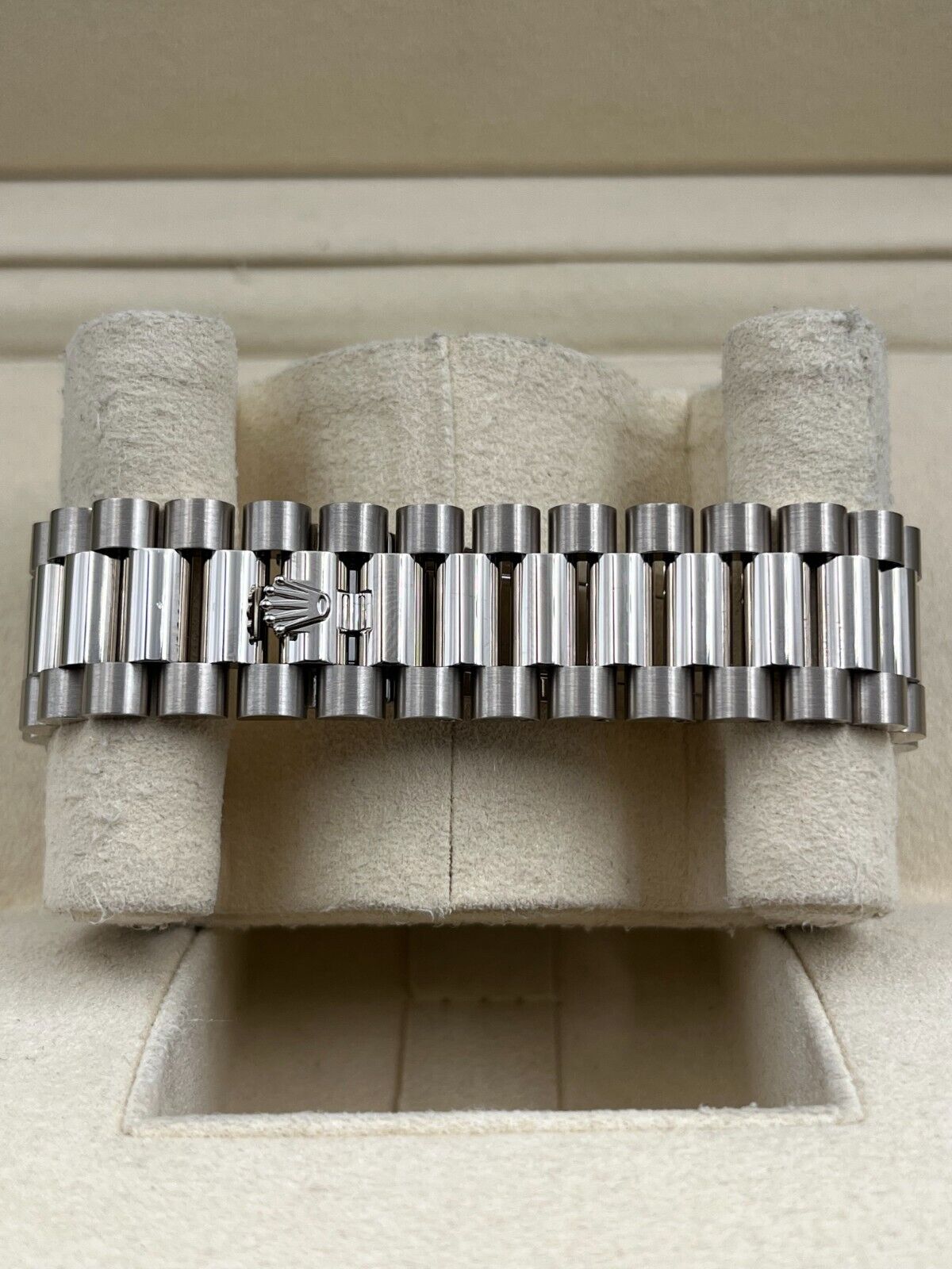 Rolex Day-Date 228236-0009 Diamonds & Sapphires Dial - Image 5