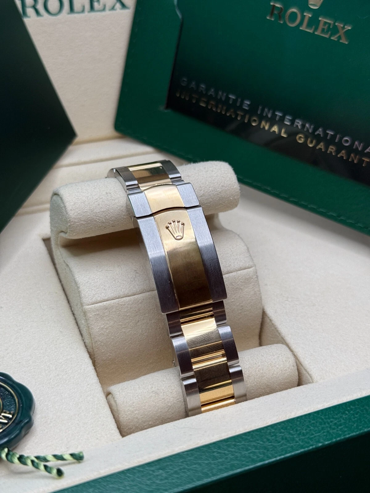 Rolex Datejust 41mm 126333 Silver Index Oyster Steel and Yellow Gold Mens Watch - Image 9