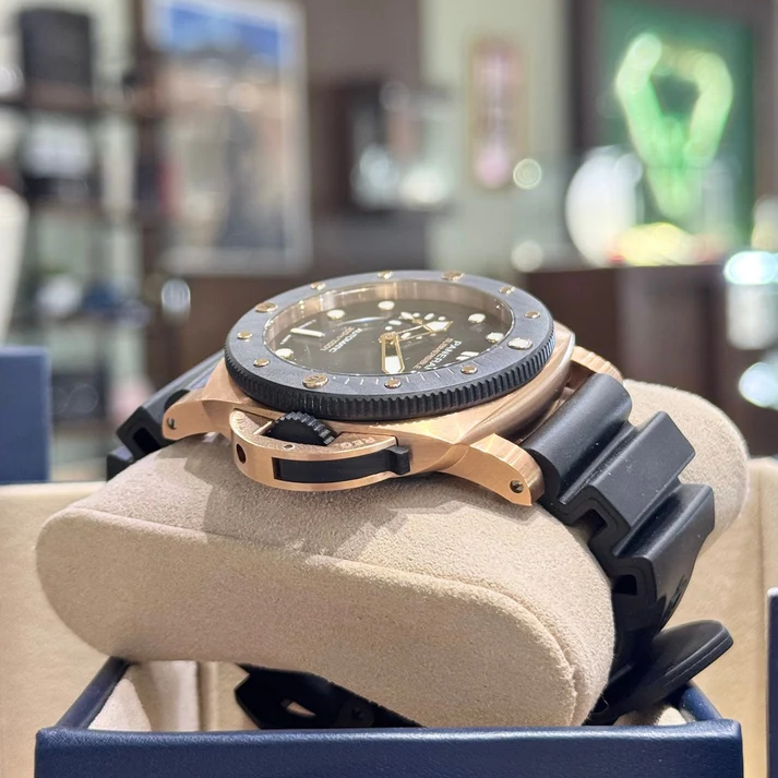 Panerai Submersible QuarantaQuattro Goldtech? OroCarbo 44mm PAM02070 - Image 7