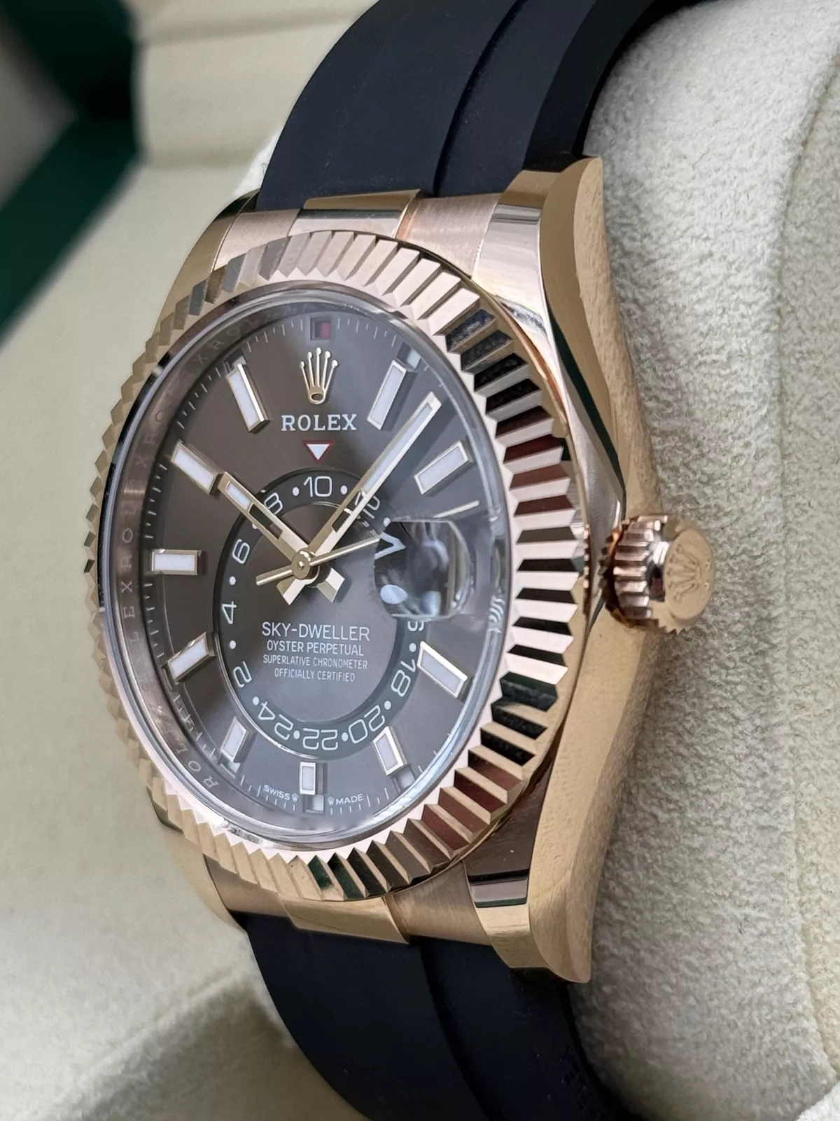 Rolex Sky-Dweller 42mm Rose Gold Chocolate Dial Oysterflex - 336235 - Image 4
