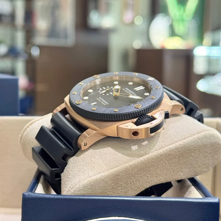 Panerai Submersible QuarantaQuattro Goldtech? OroCarbo 44mm PAM02070 - Image 4