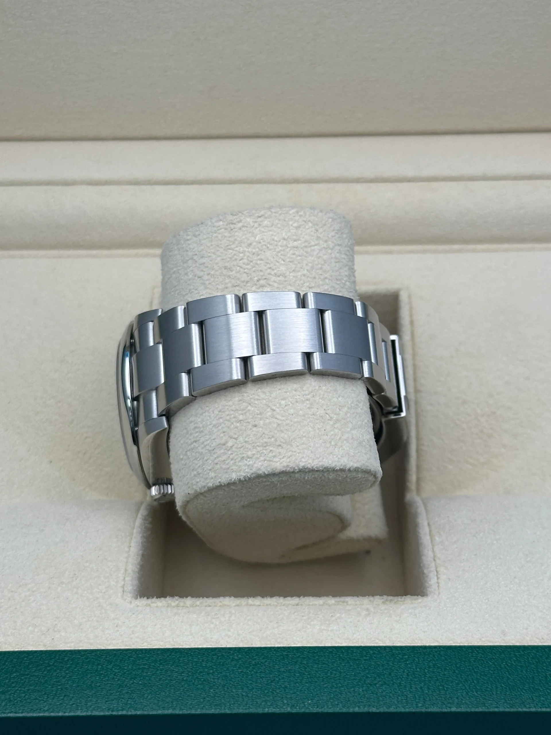 Rolex Oyster Perpetual 34mm 124200-0001 Silver Dial Oyster Stainless Steel Bracelet - Image 3